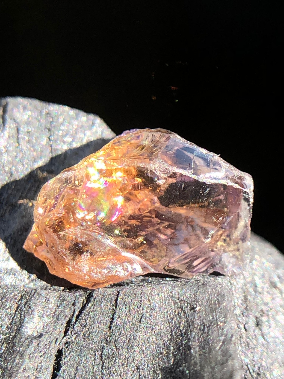 Natural Purple Brown Grey Yellow Tanzanite Crystal 2.80 Ct Loose Tanzanite Rough