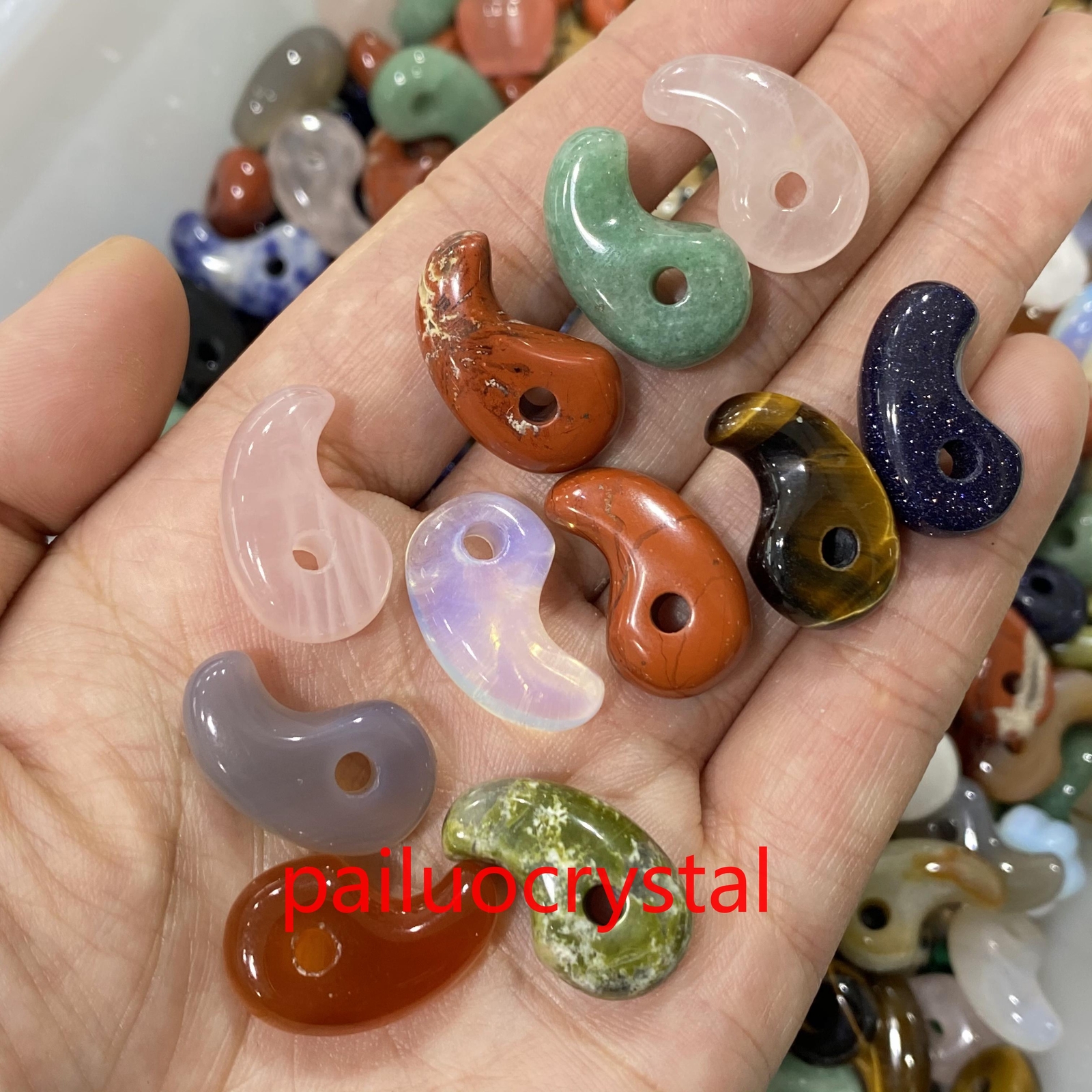 21mm Natural Mixed Magatama Quartz Crystal Skull Carved Pendant Healing Gem 10pc