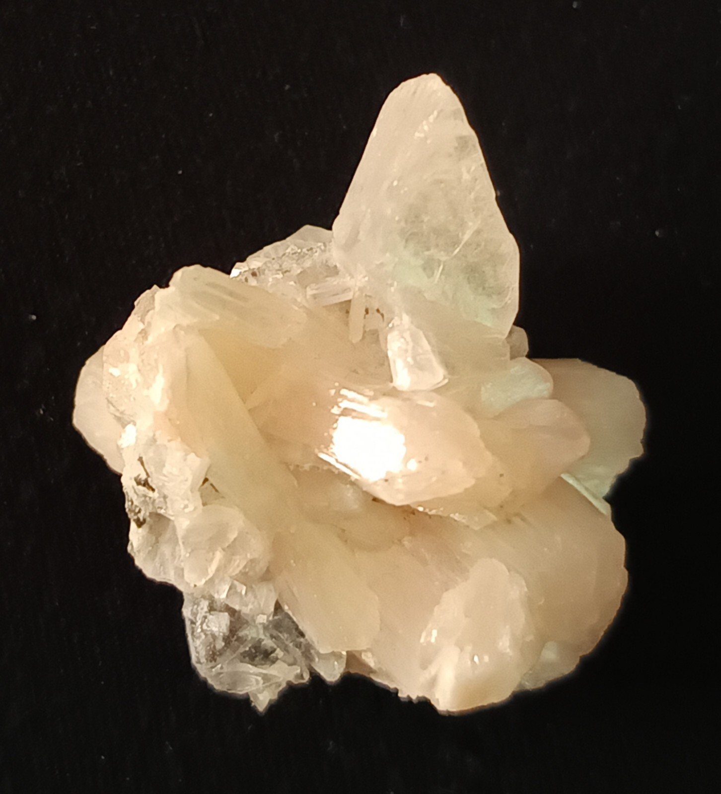 Natural stilbite Cluster peach with Apophyllite crystal 27gr 5×4.5x3cm