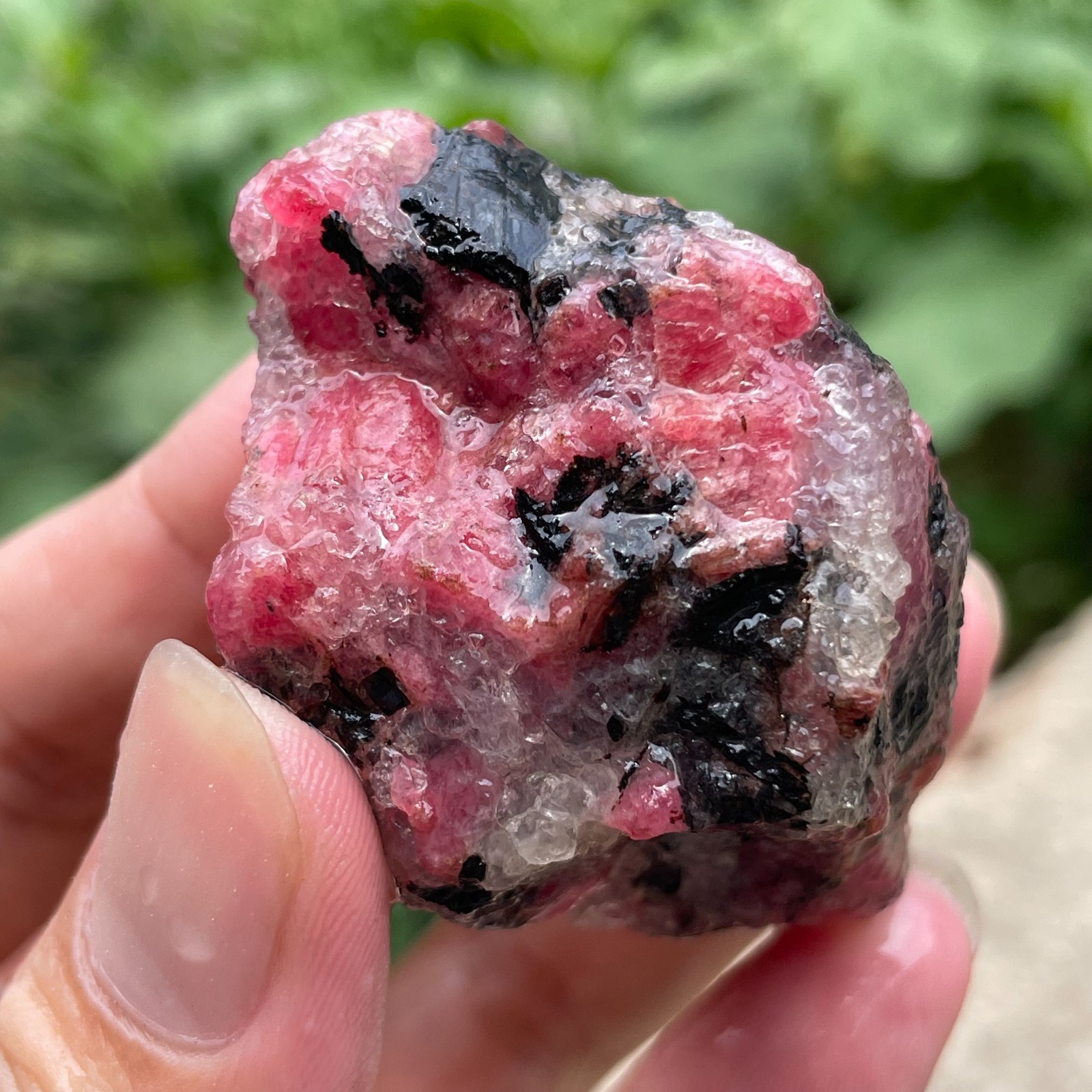 114g Small Raw Ore Red Black Rhodonite Quartz Gemstone Mineral Specimen