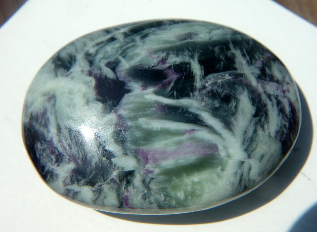 Kammererite Palm Stone Green and Purple Stone India