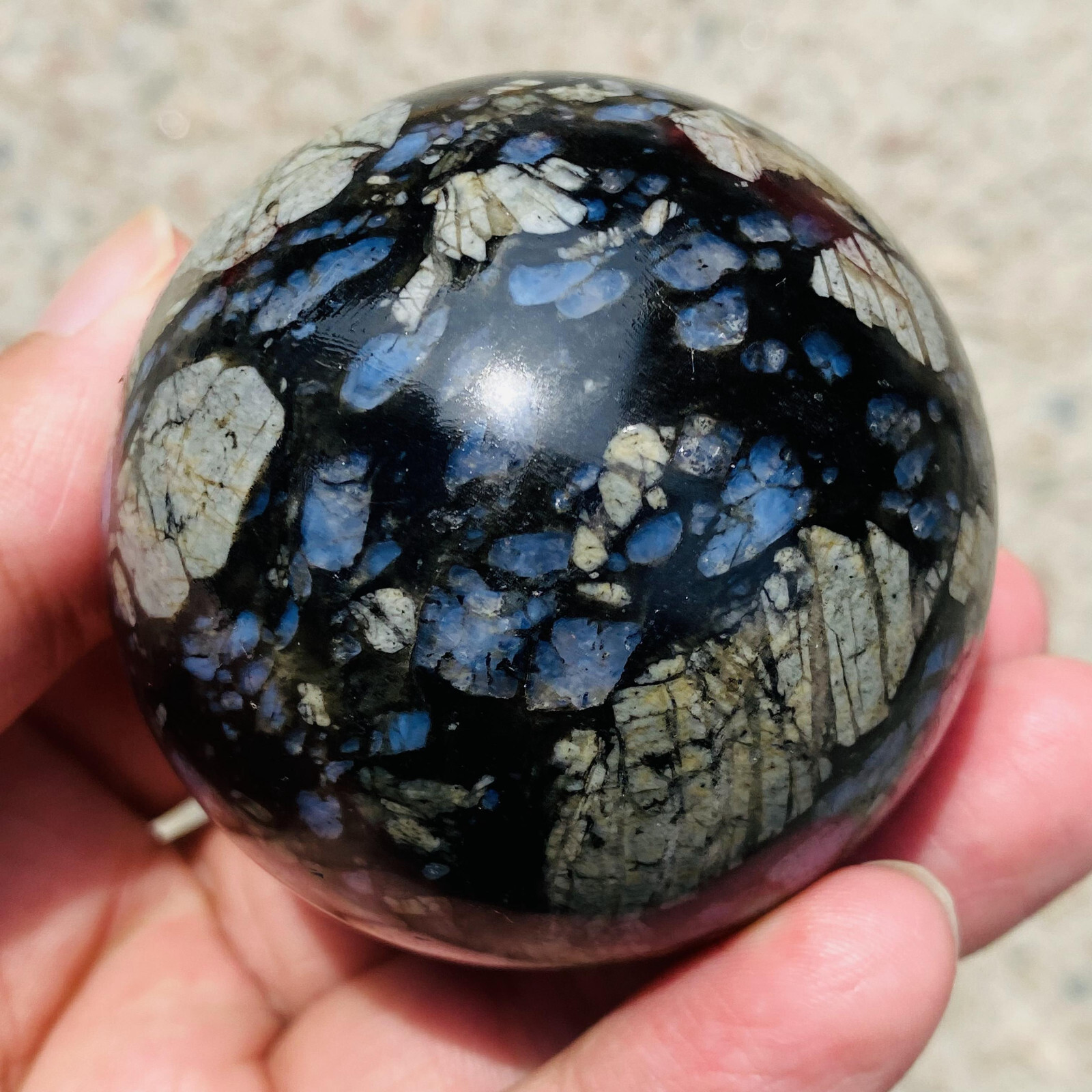 1pc Natural Glaucophane stone ball Quartz Crystal Sphere Reiki Healing 60-65mm
