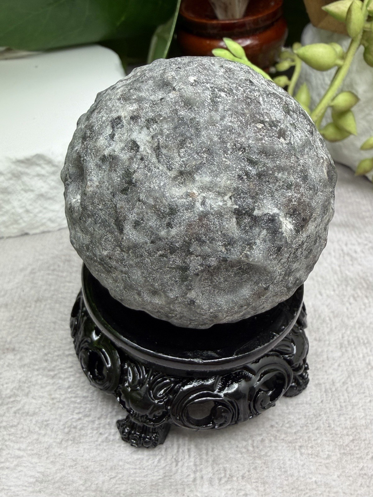 Crystal 50mm UV Reactive Yooperlite Planet Moon Flame Globe Sphere Ball & Stand
