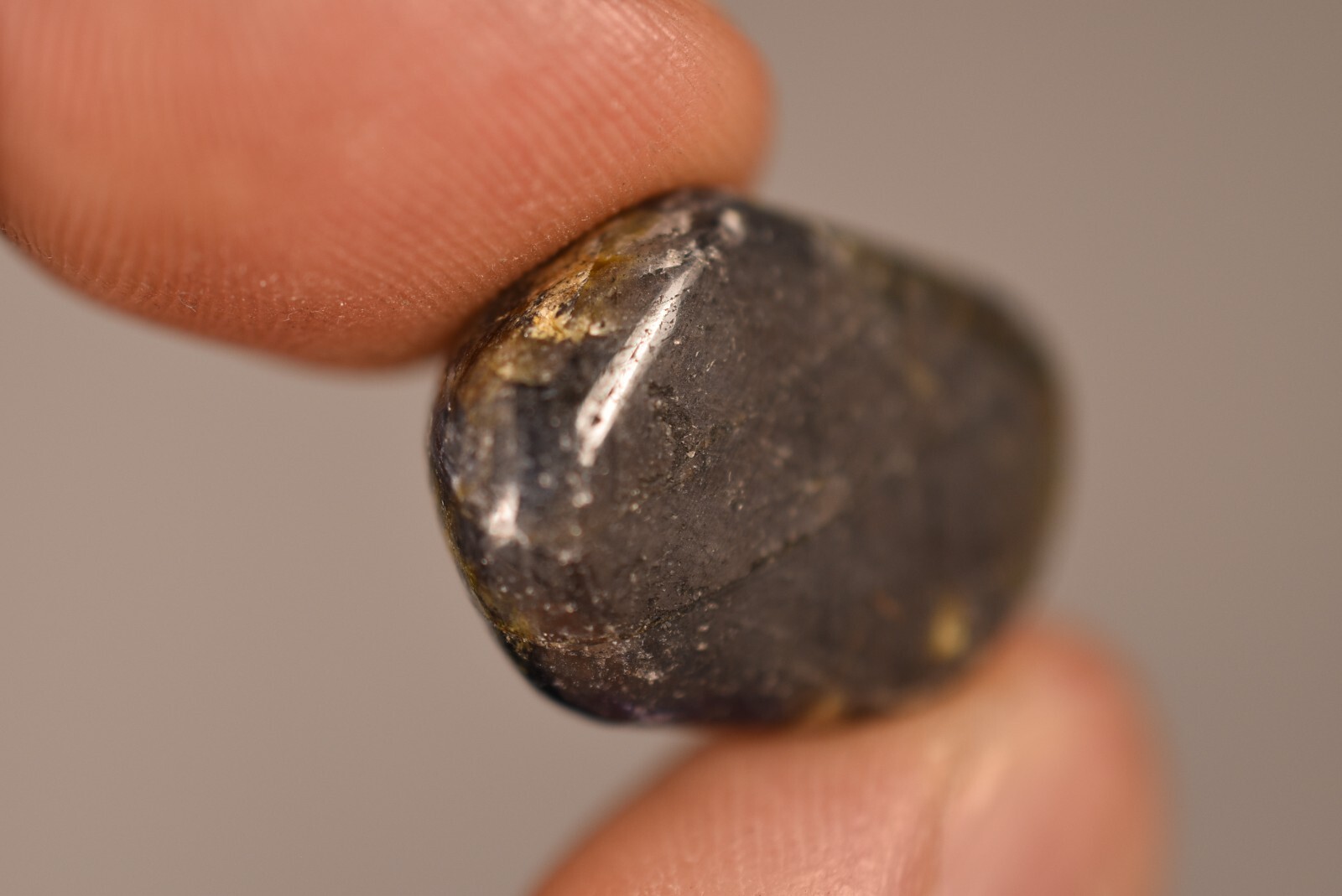 *SAPPHIRE* Tumbled Stone 2.3cm 10.4g Natural Polished Healing Crystal