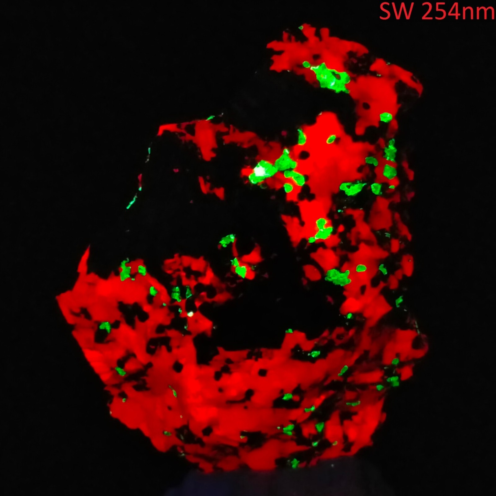 Willemite Calcite fluorescent short wave glowing specimen Franklin US 0.28kg