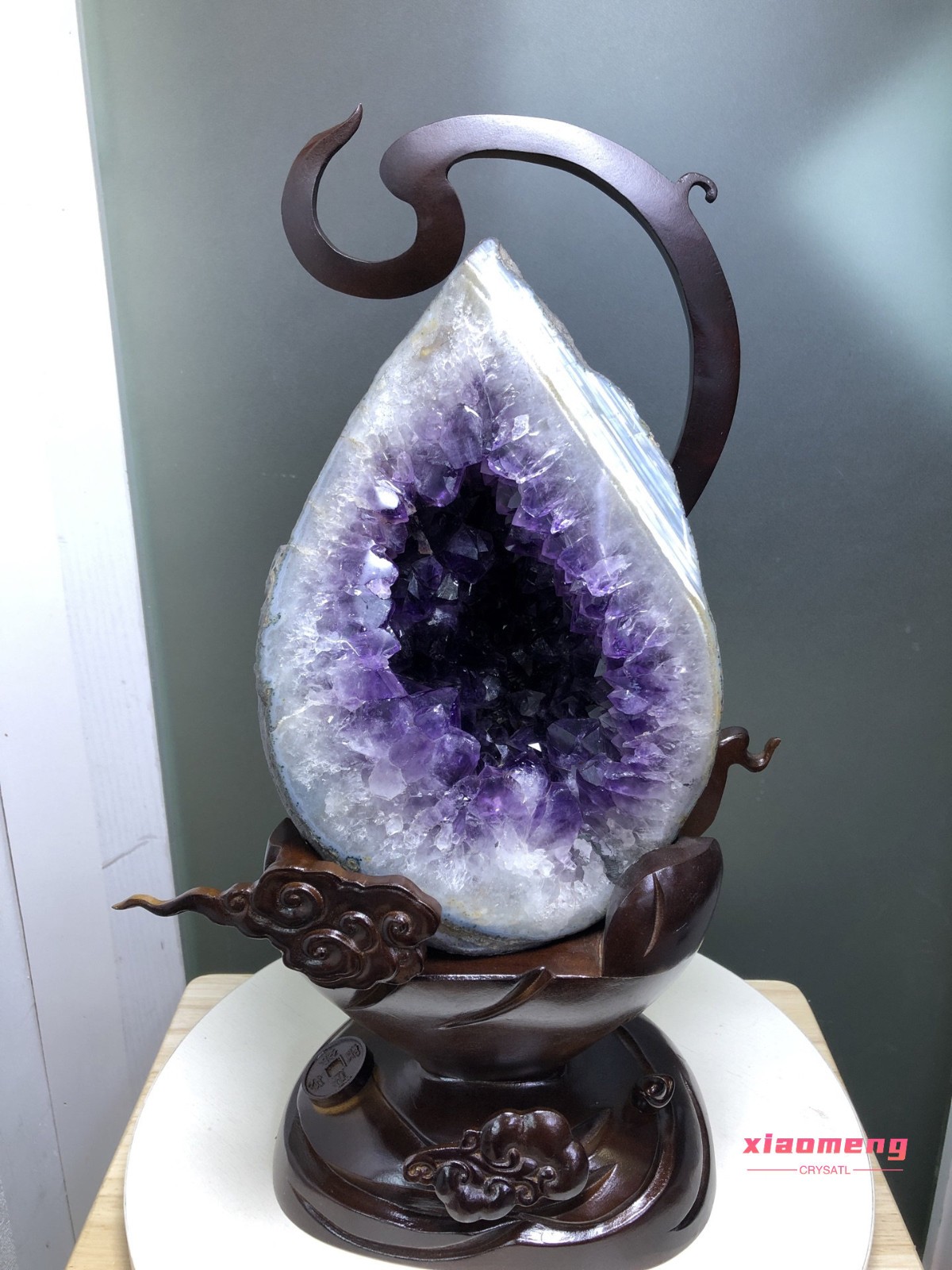 23LB Natural Uruguayan leather and mineral amethyst nest ornaments