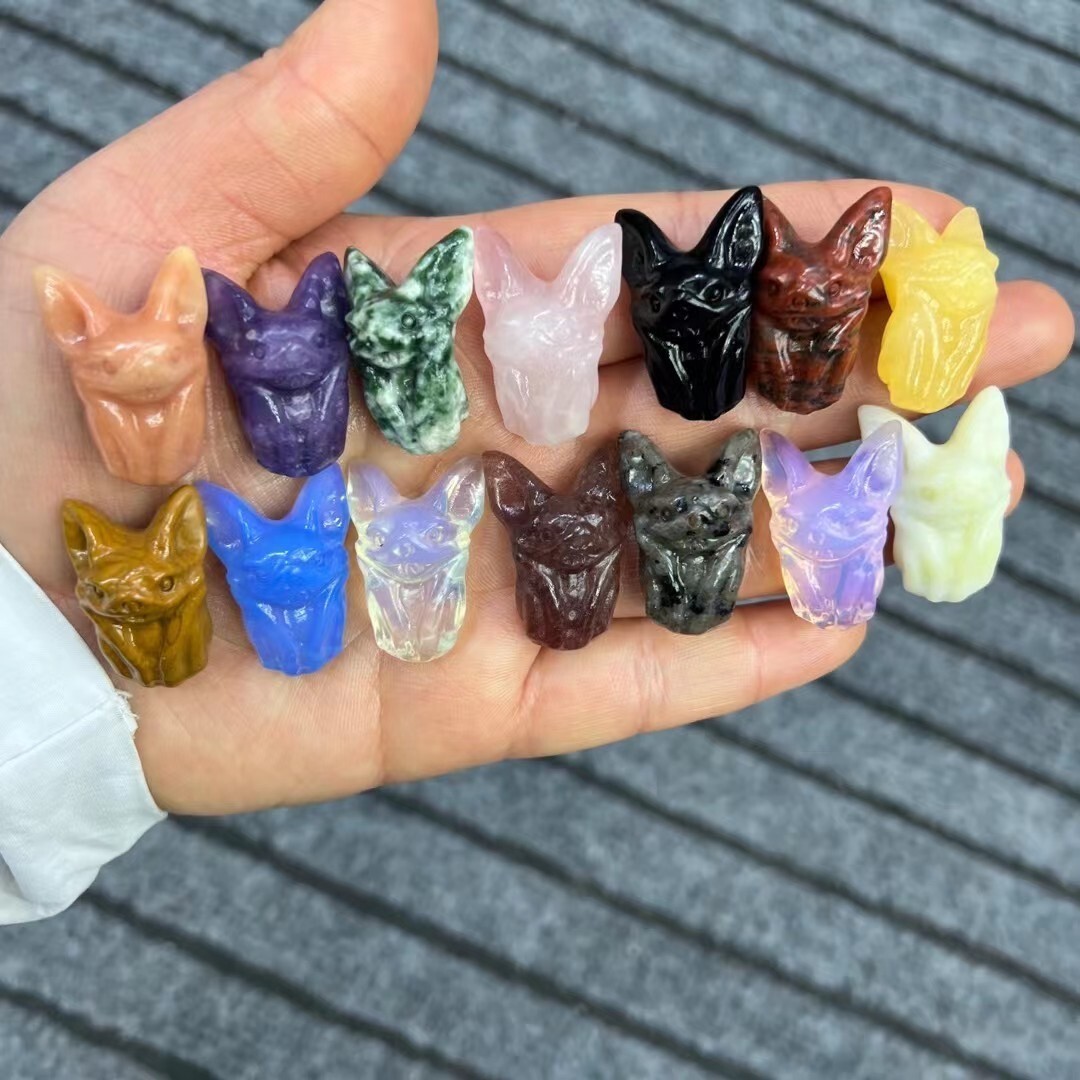 10PC Natural Mini Mix quartz crystal carved bat skull Reiki healing random
