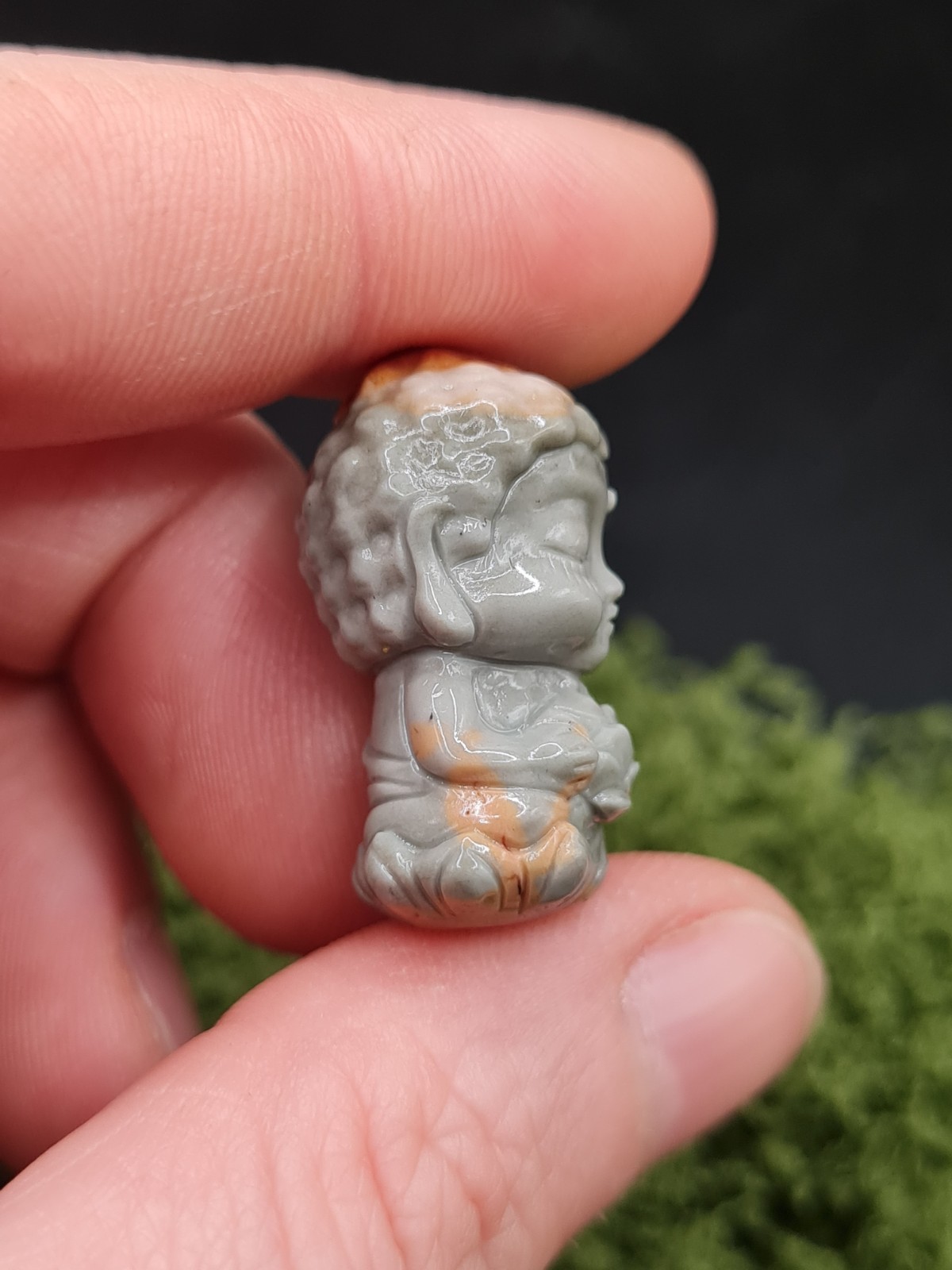 Cute Mini Alashan Agate Buddha Crystal Carving 2,5cm 7,5g Inner Mongolia