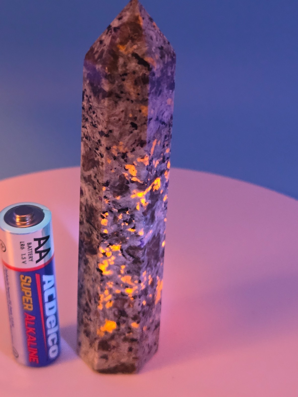 Yooperlite Tower 79g 4in B3