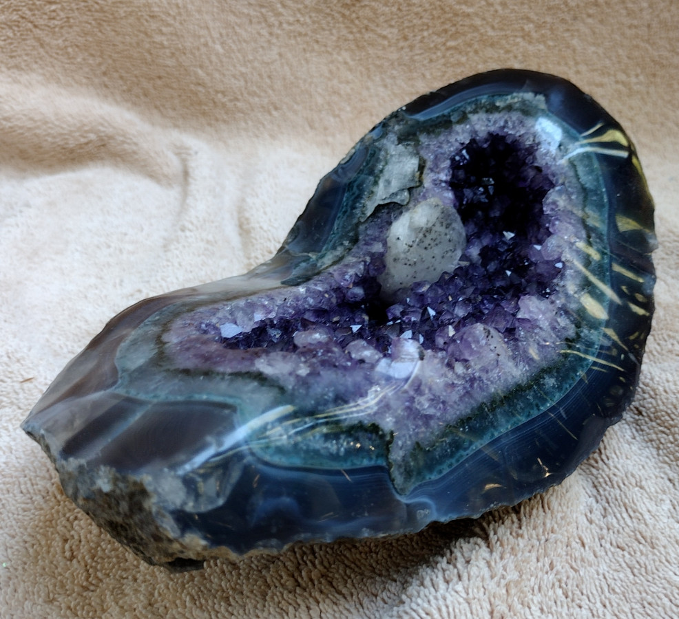 Amethyst Geode Polished Agate Edge Amethyst w/ Calcite 4lb-13.4oz / 8.5″ Crystal