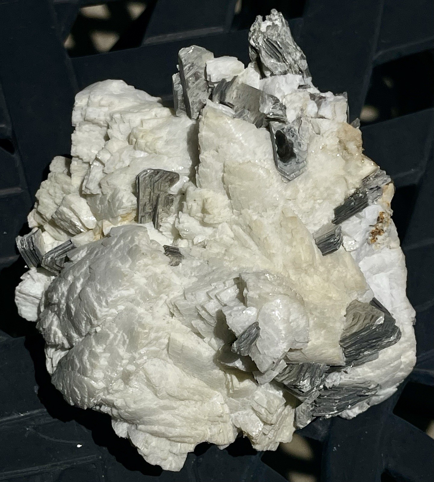 Calcite Crystal & Mica 4.8cen L X 4.4cen W X 3.0cen H 2.366 Lbs Afghanistan