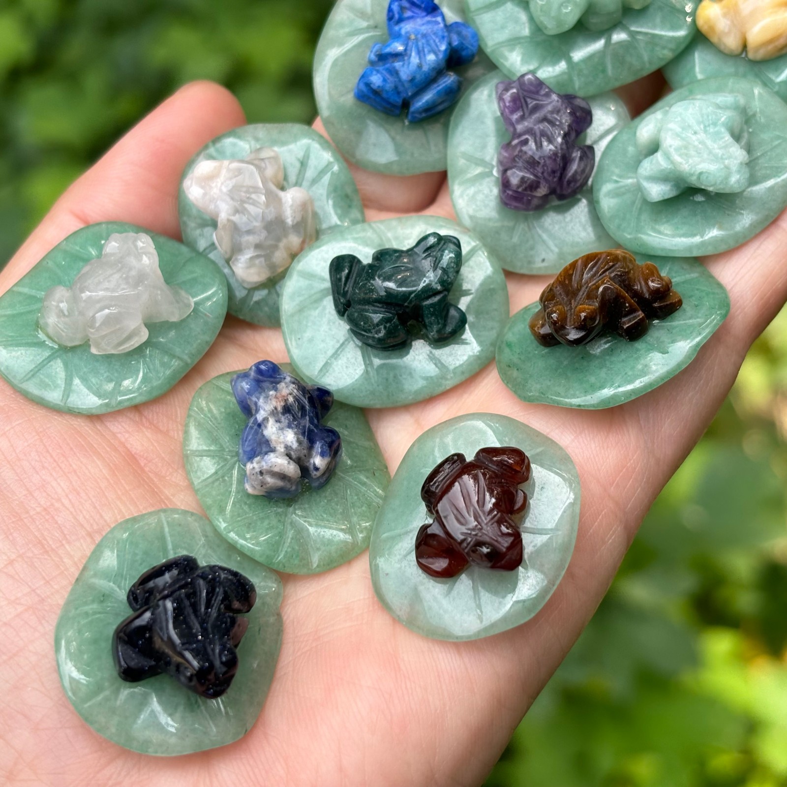 5pcs Mix Natural Quartz Lotus leaf frog Hand-carved Crystal skull reiki healing
