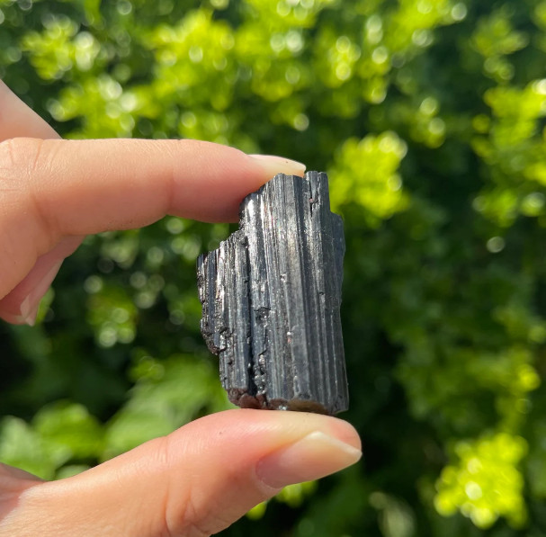 2025NEWFIND RAW Black Tourmaline Stones, Unpolished Tourmaline Healing Stone