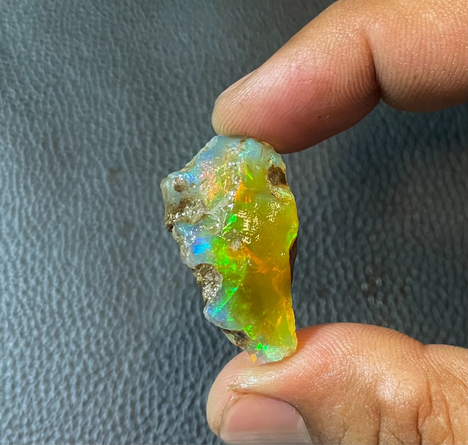 AA+ Ethiopian Opal Oil Rough Entreated Welo Fire Opal Multi Color Flash 20.30Cts