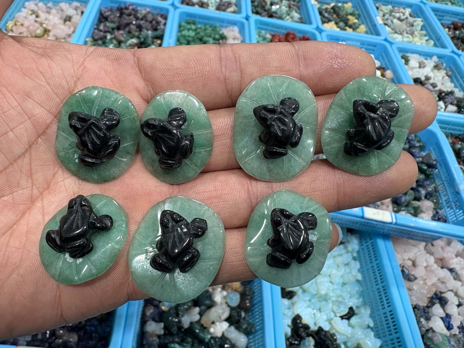 5pc Natural obsidian Crystal Quartz Carved Crystal frog reiki gift Random 25mm