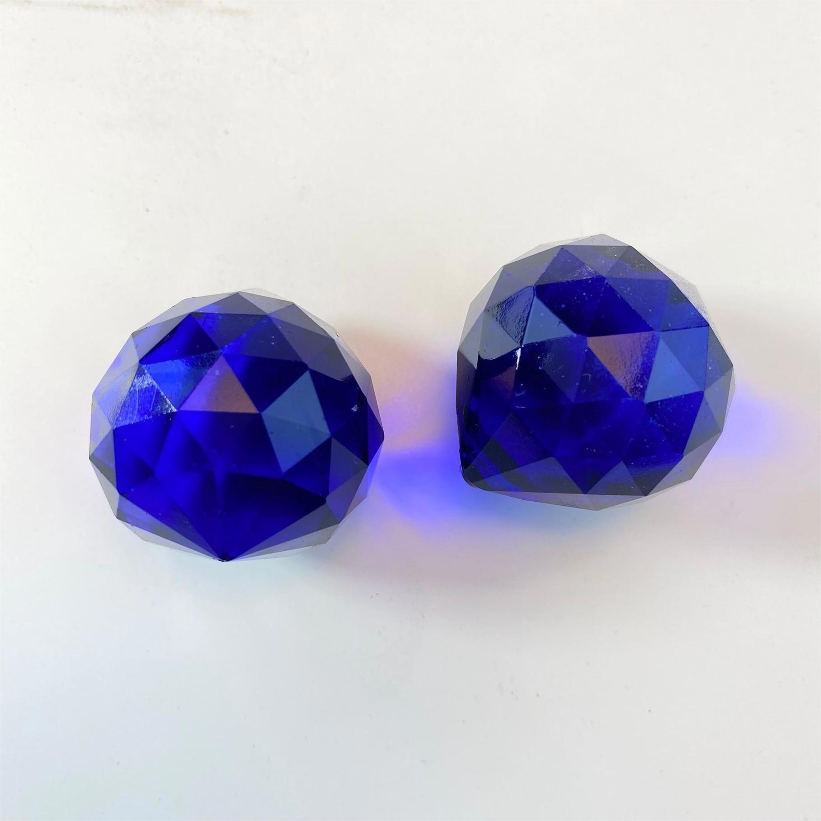 2PC 30MM Fengshui Faceted Prism Rainbow Ball Crystal Hanging Suncatcher Decor