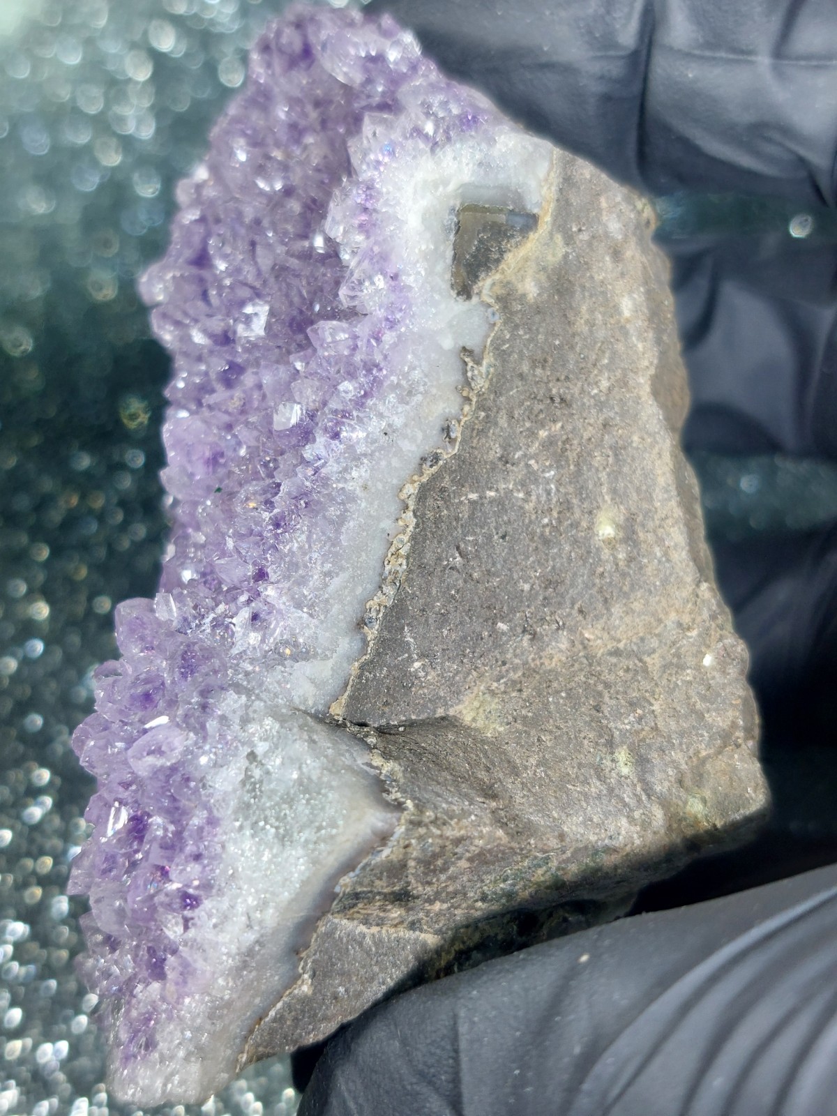 Amethyst Crystal Chala Mine Crystal 157.2g 7.3cm – White Base Sparkly Bulgaria