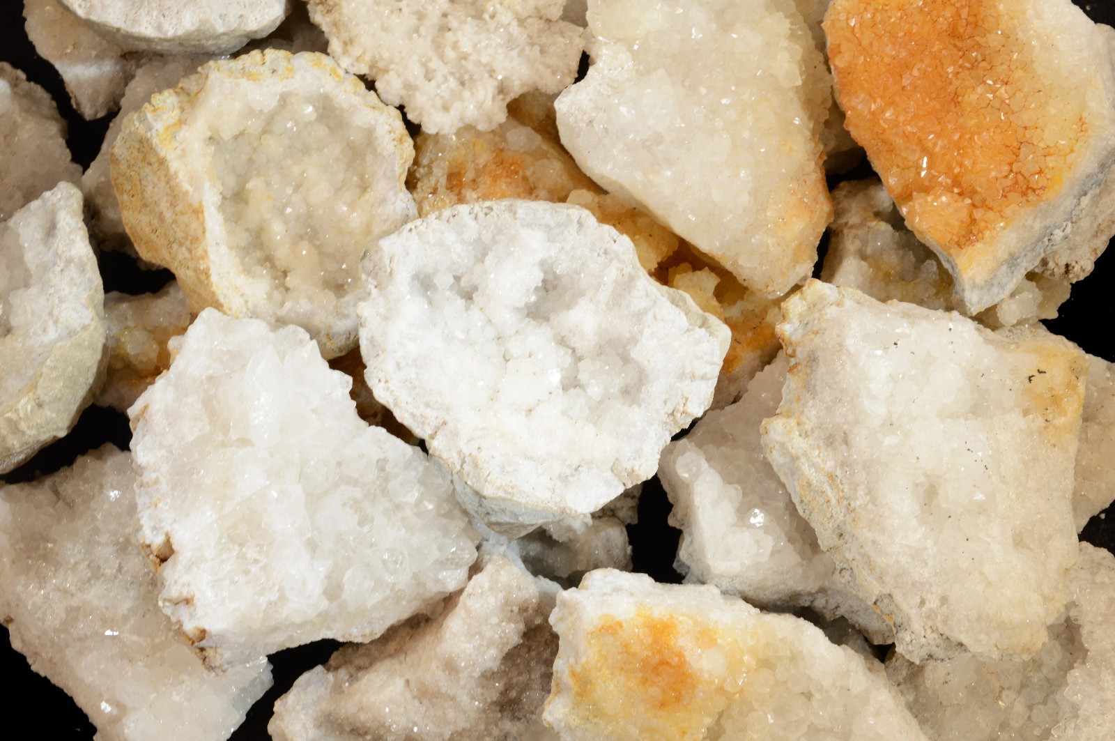 KEOKUK GEODE 2 1/2″ 2-5 Oz Rocks and Minerals Healing Crystals Specimen Gemstone