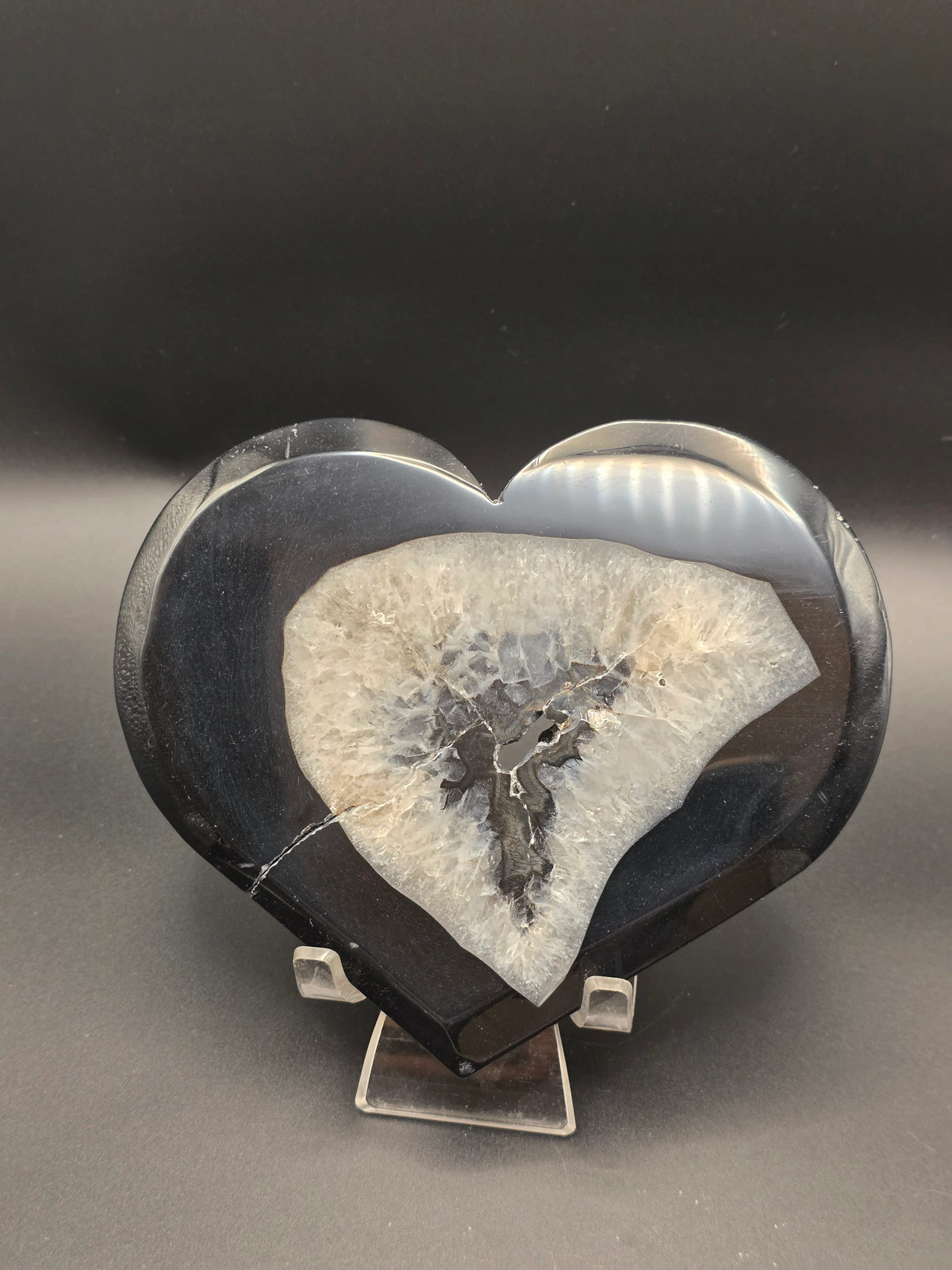 Large Druzy agate heart! 12.2 ounces, 5.5 inches wide 4.5″ tall