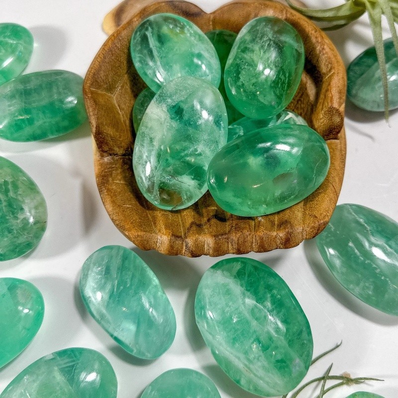 100-150g Natural Green Fluorite Palm Stone Polished Quartz Clear Healing Decor