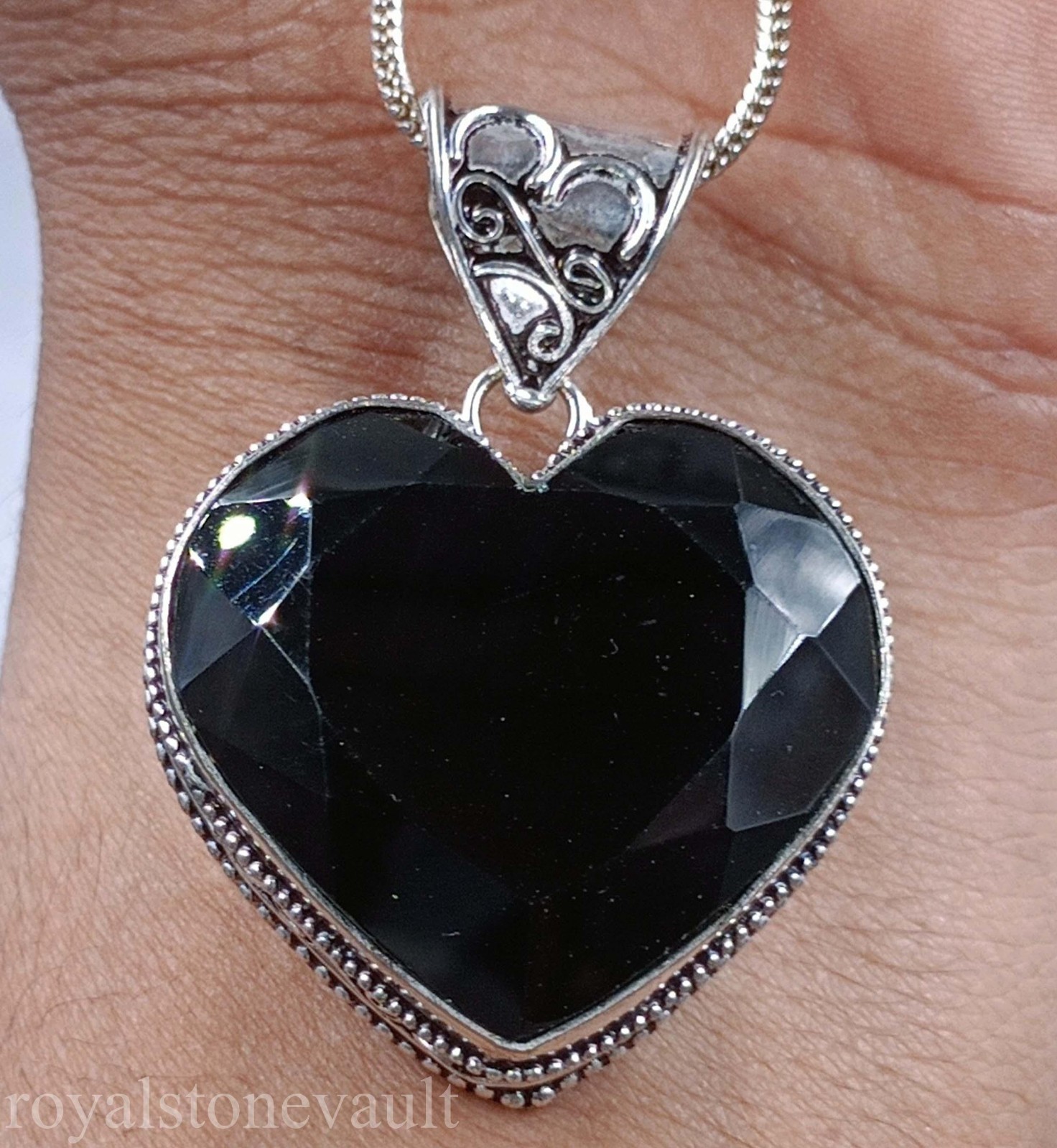 112.85 Ct Natural Black Sapphire Pendant Heart 925 Sterling Silver Chain 5ANI