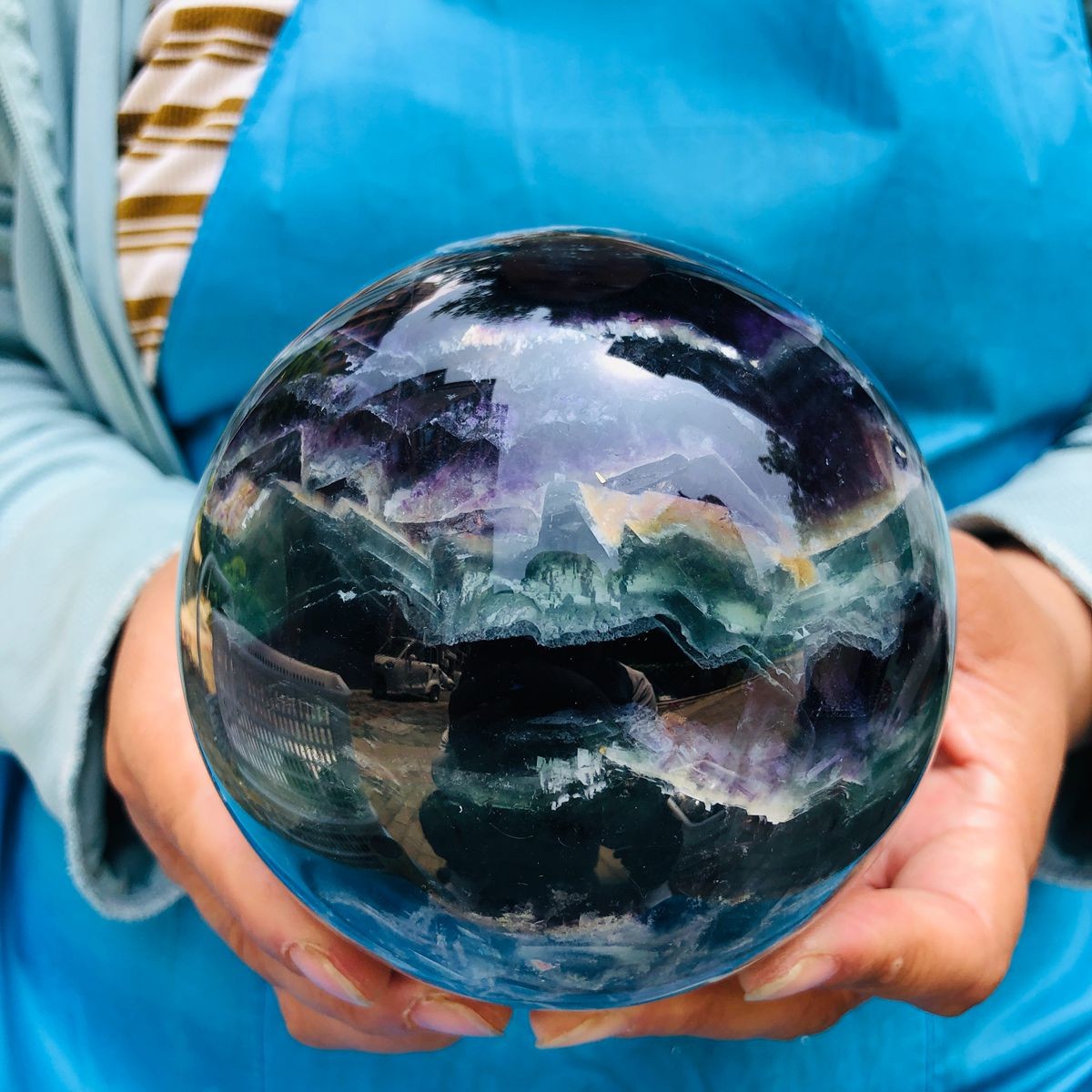 2060G Natural Green Coloured Fluorite Ball Quartz Crystal Reiki Healing 5483