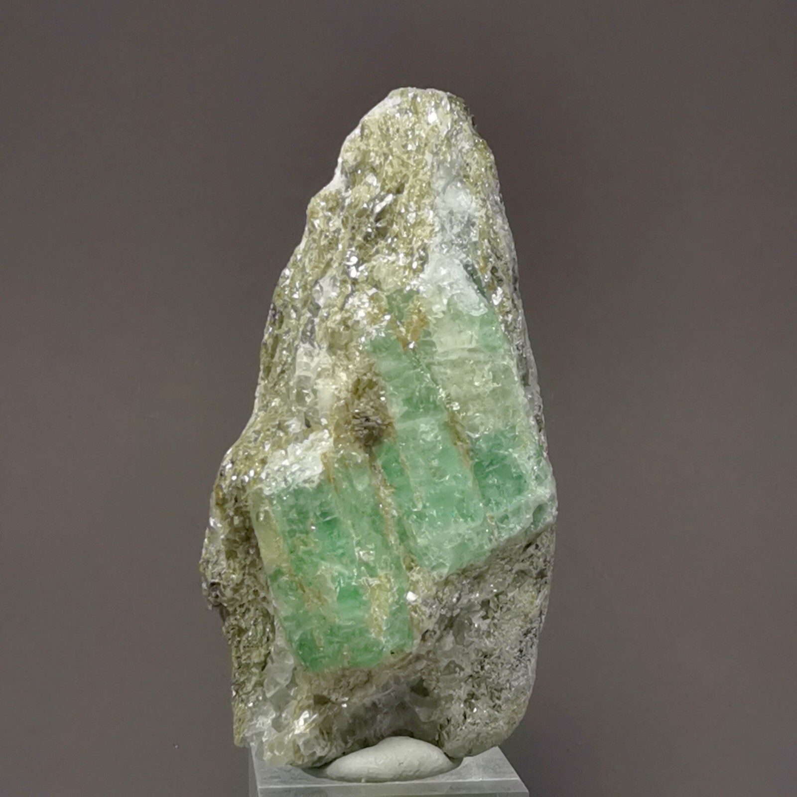 685ct / 137g Emerald w. Matrix / Malyshevo, Russia / Rough Crystal Gem Specimen
