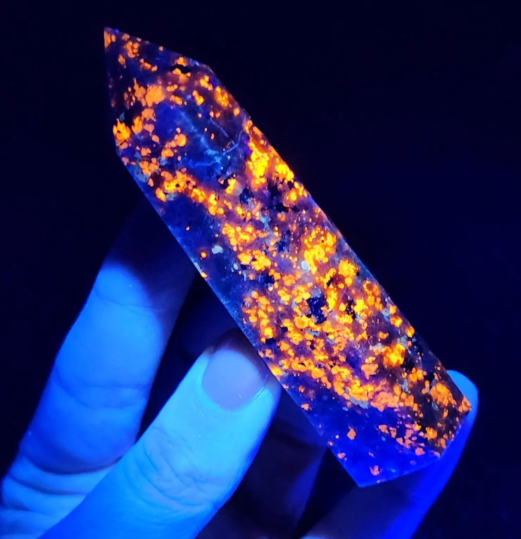 Handpicked Yooperlite Tower UV-Reactive Reiki Stone Glow in the Dark Decor Gift