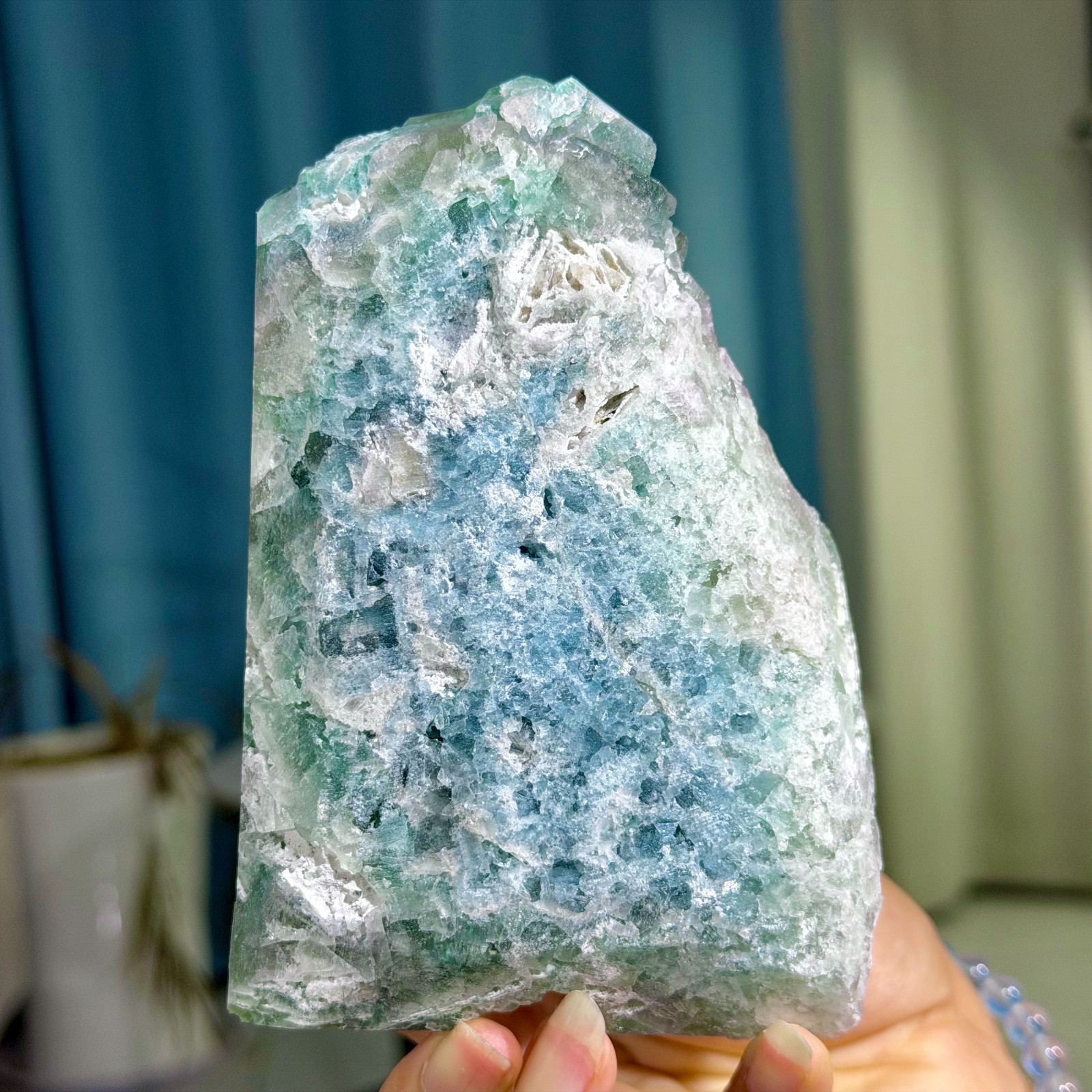1.47LB Rare transparent green cubic fluorite mineral crystal sample/China