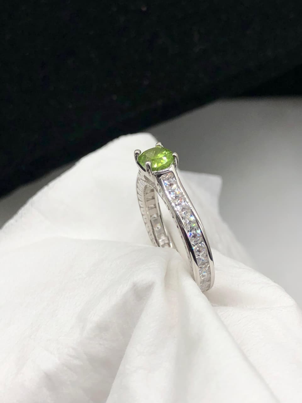 Gorgeous Natural Peridot Ring – 1CT 925 Sterling Silver Rhodium Plated | Eid