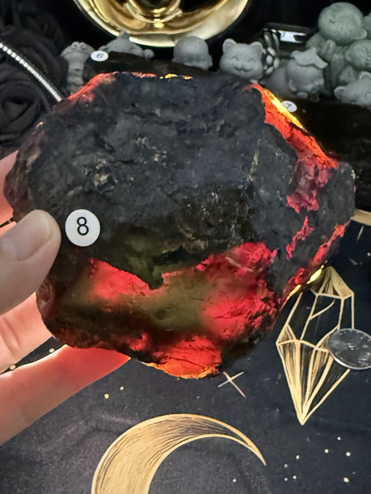Natural Black Indonesian Amber Uvreaction Great pieces Free ship