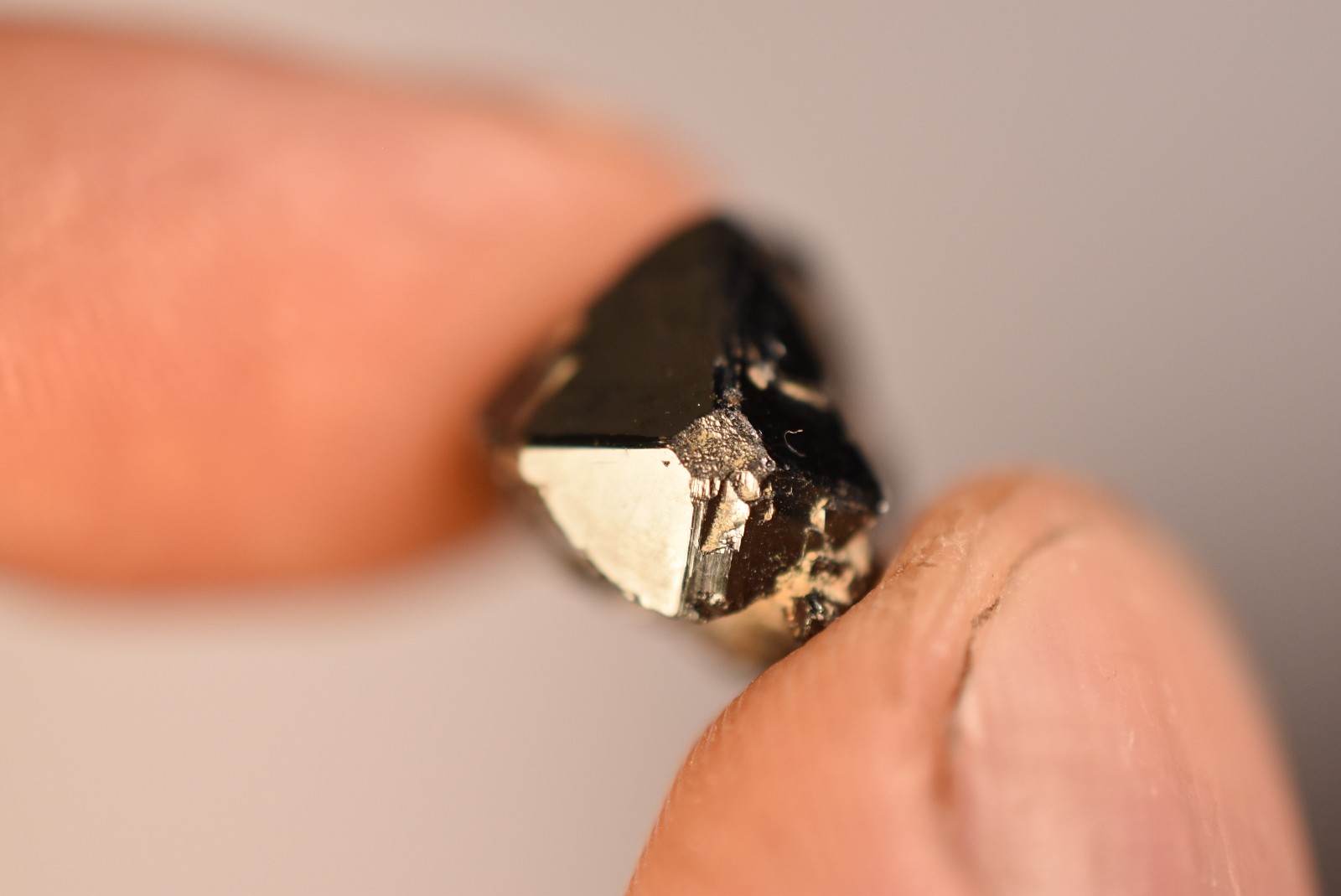 *AUSTRALIAN* CASSITERITE Crystal 1.6cm 6.5g Natural Tin Specimen, Elsmore NSW
