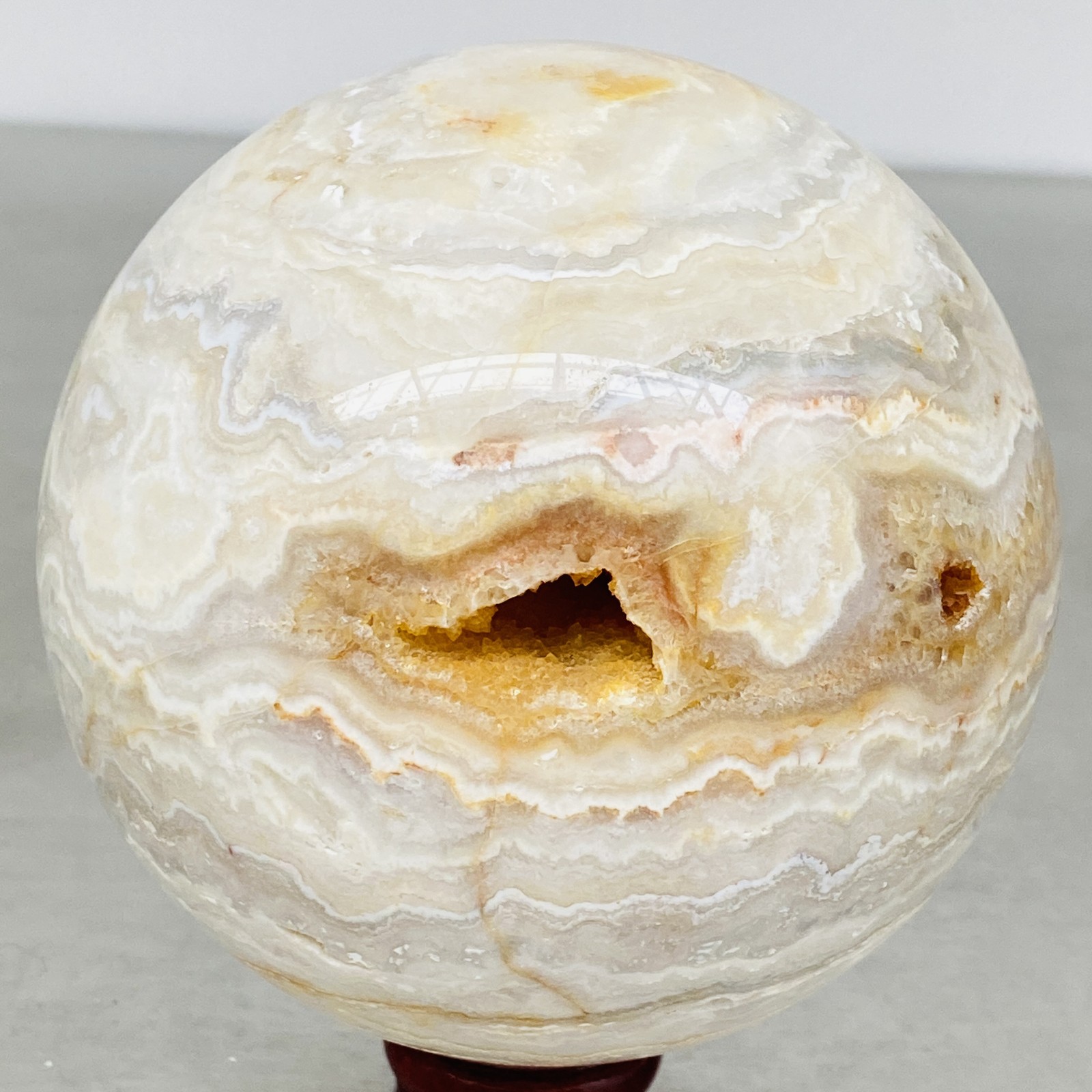 Natural thousand-layer agate crystal ball healing 1940G