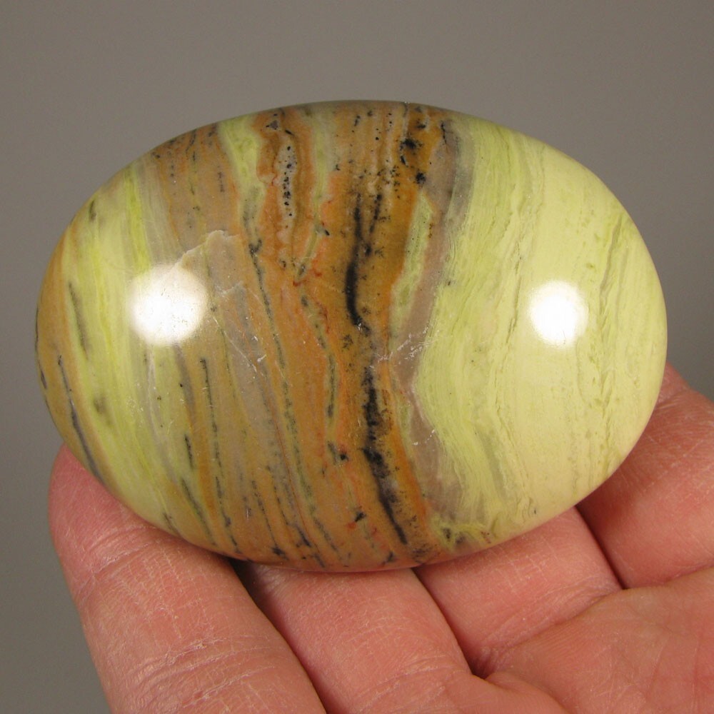 2.7″ INFINITY STONE Serpentine Polished Palm Stone – India