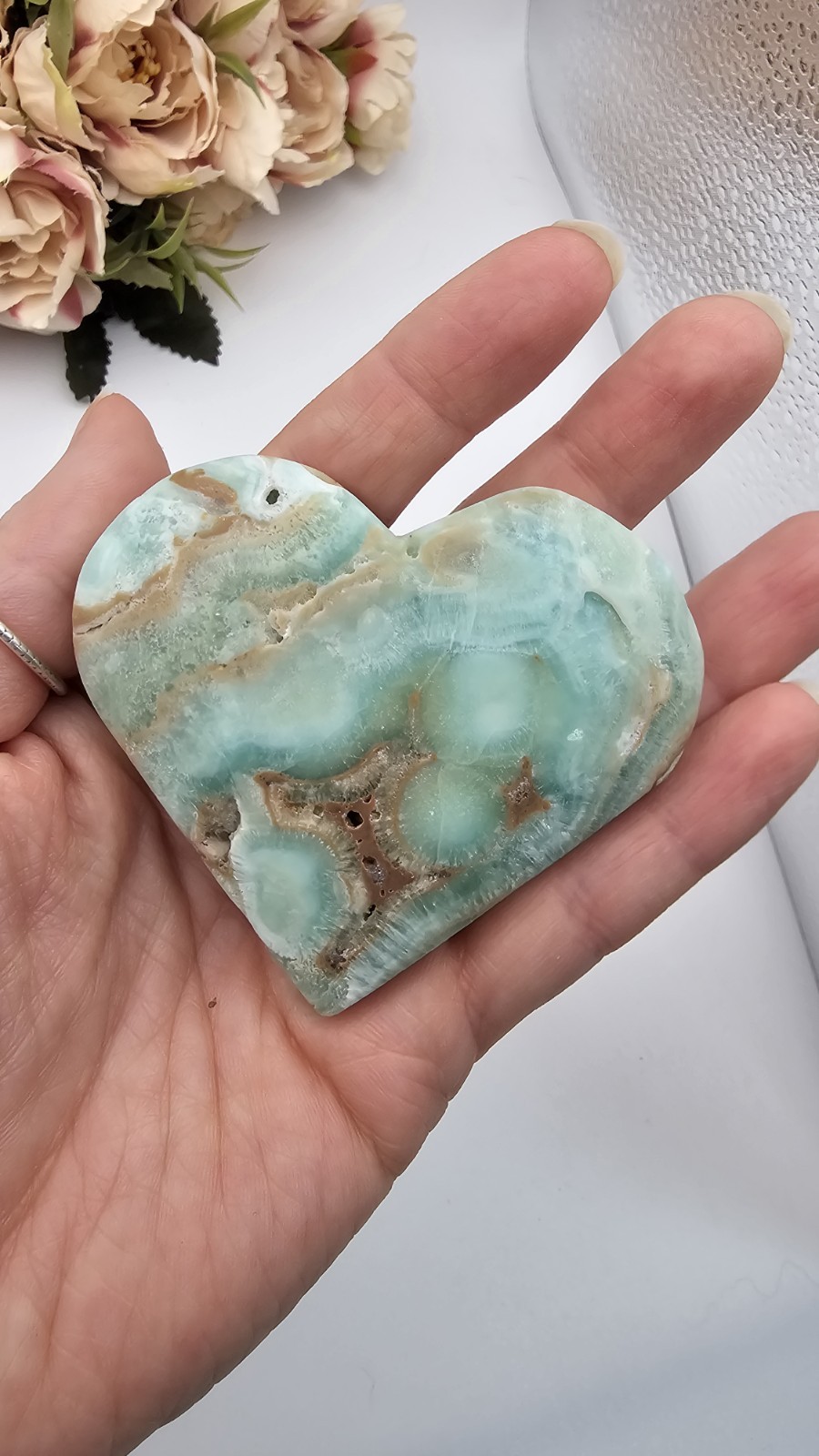 large Caribbean calcite heart hemimorphite Palm Palmstone 120g 7.4cm Calm
