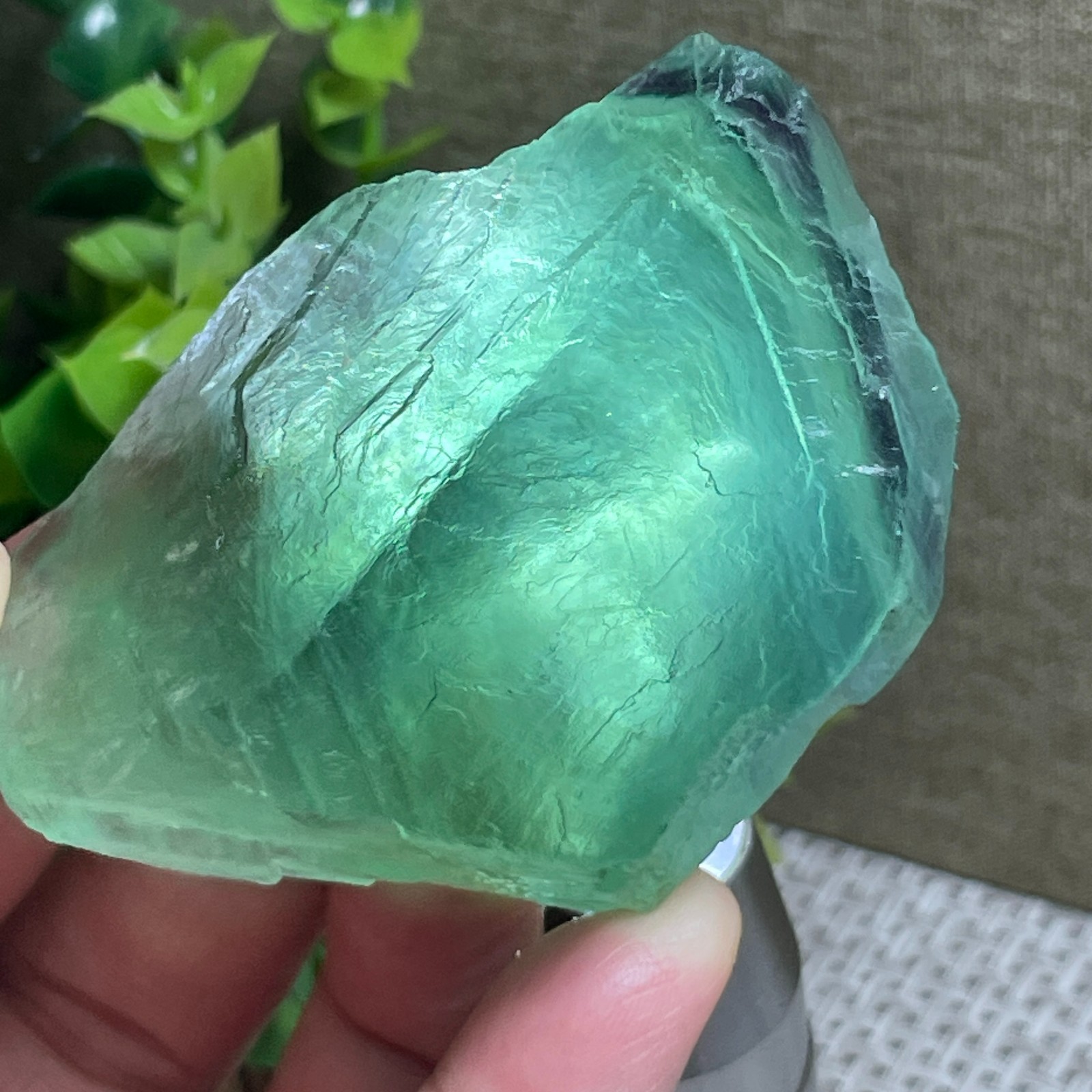 Raw Fluorite stone – rainbow – Rough Stone original Specimen 156g A457