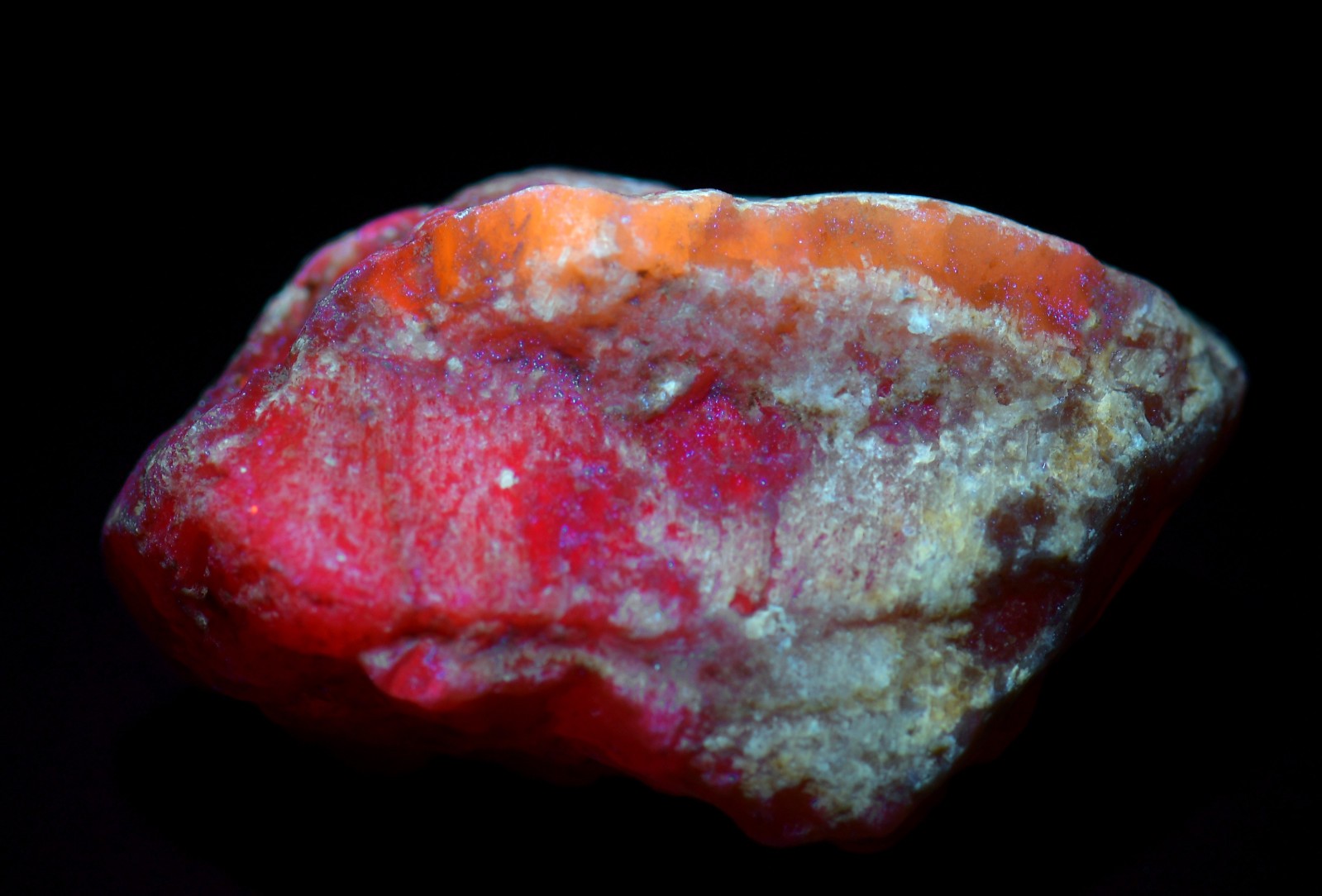 Pink Sapphire crystal, dual color fluorescence! North Carolina. 15 grams.