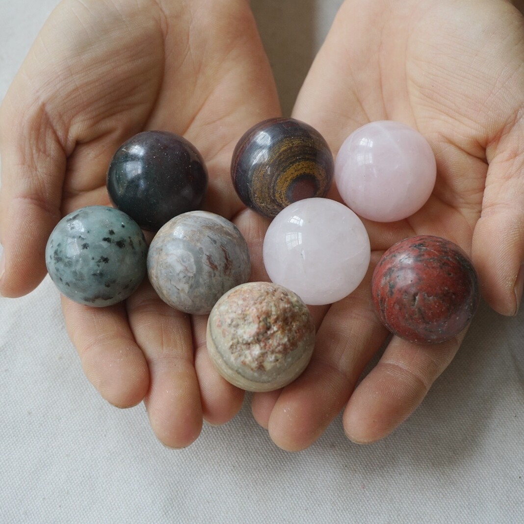 1Kg 27 Natural Quartz Crystal Jasper Sphere Ball Diverse rock Tumble Healing 3cm