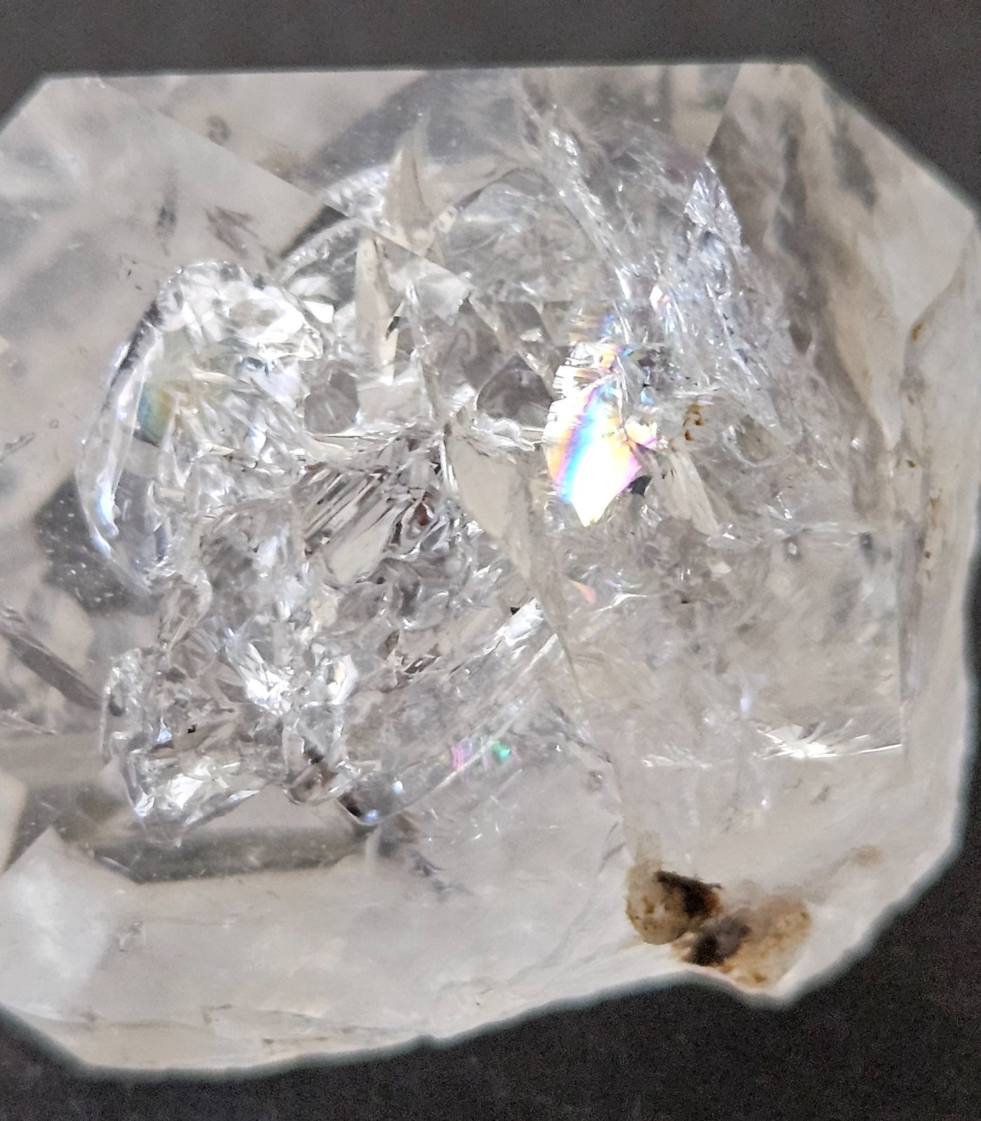Gorgeous 3 cm Quartz var Herkimer Diamond with 10 facets, Rainbows and Voids