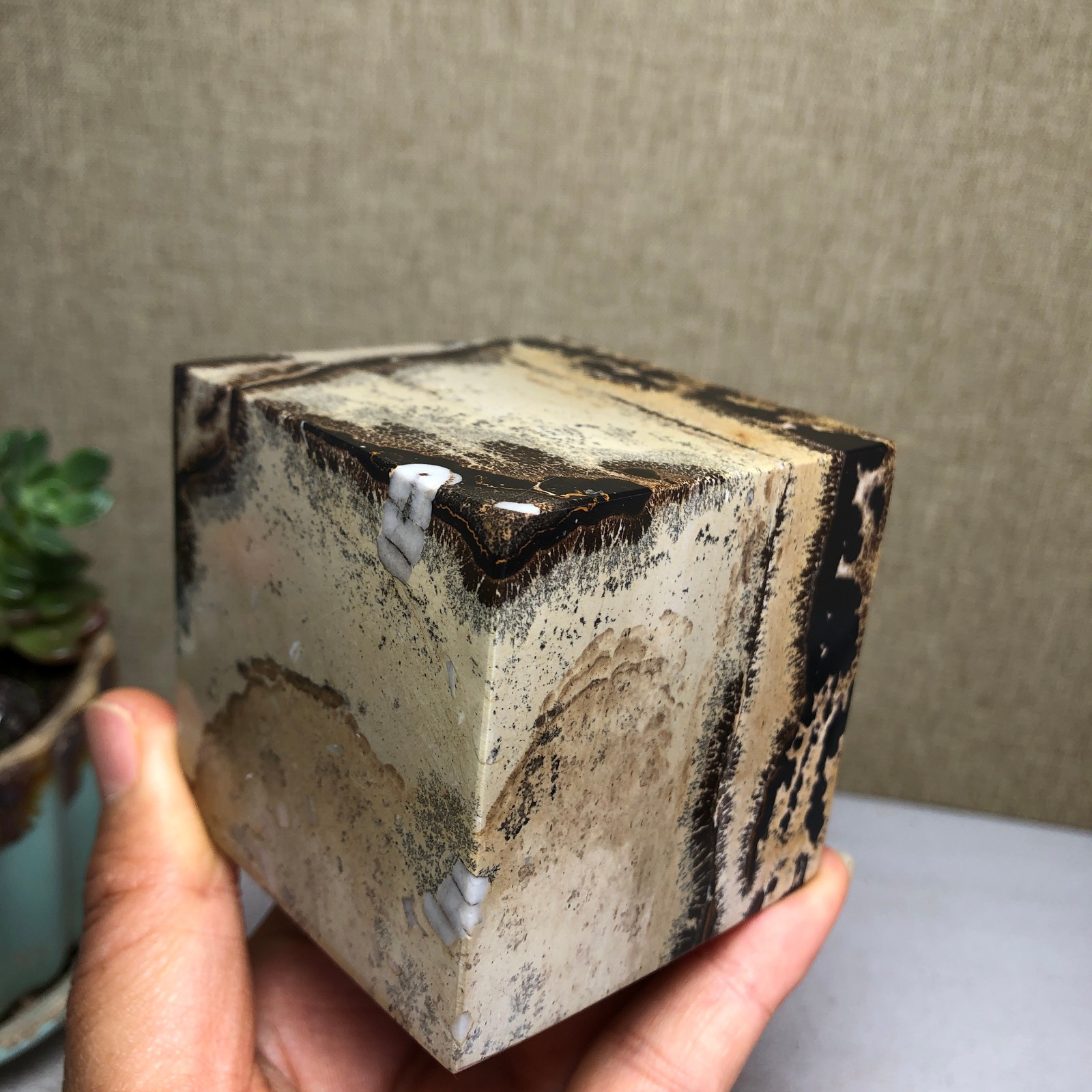 60mm Natural Chinese Painting Stone Quartz Crystal cube flat bottom 512g A4505