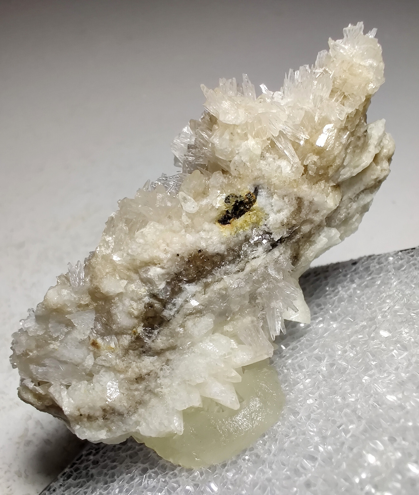 Strontianite crystals, excellent specimen! UV. Minerva Mine, Illinois. 6 cm.