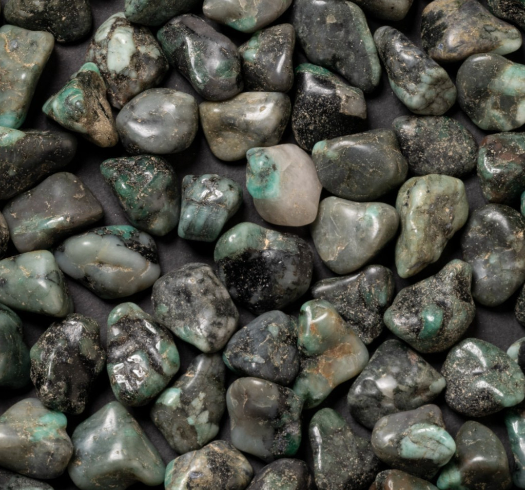 1 lb Tumbled Emerald Gemstone Crystals Natural Gem Metaphysical Rock Specimens