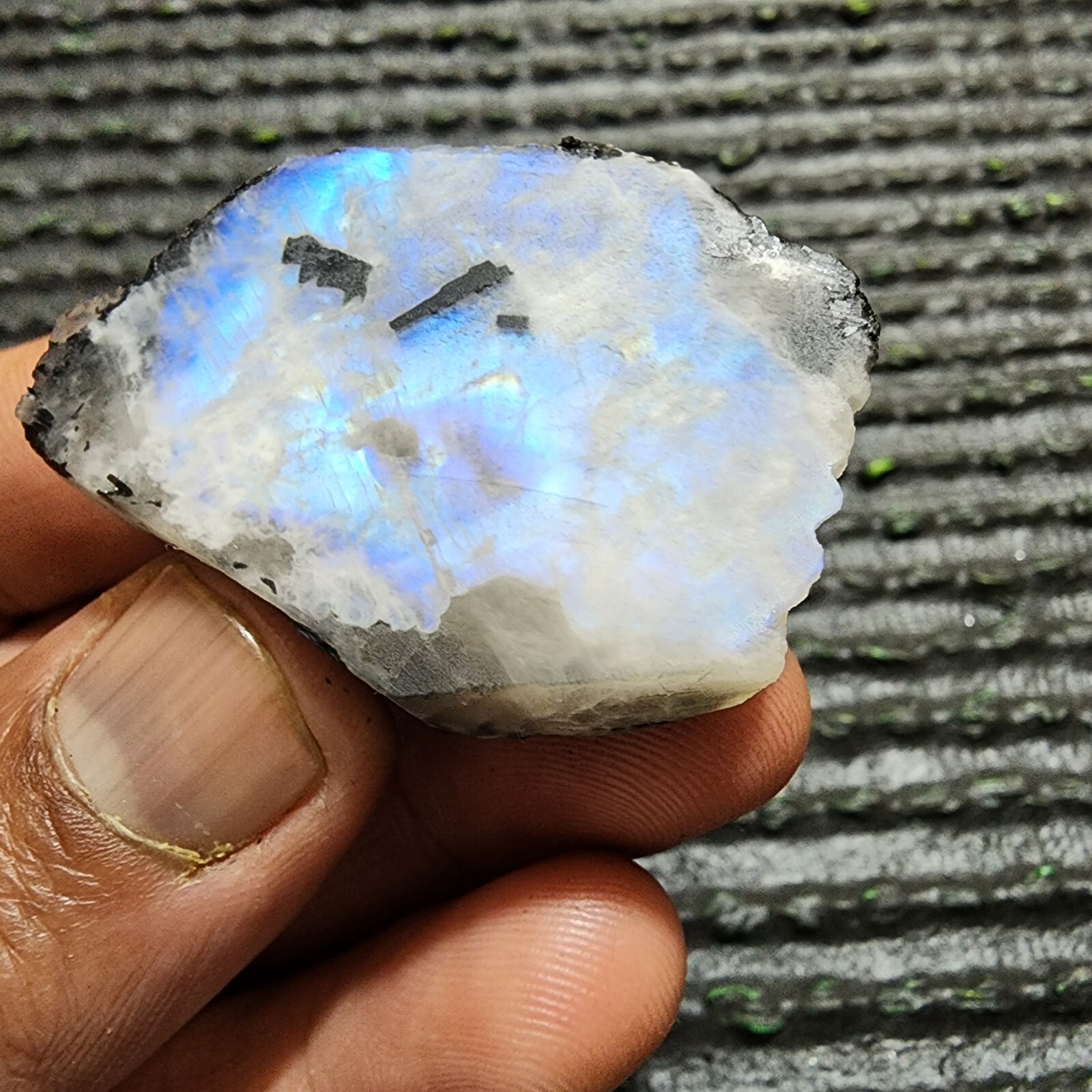 Fantastic Blue Rainbow Moonstone Raw 193 Crt Loose Gemstone Jewelry For Making