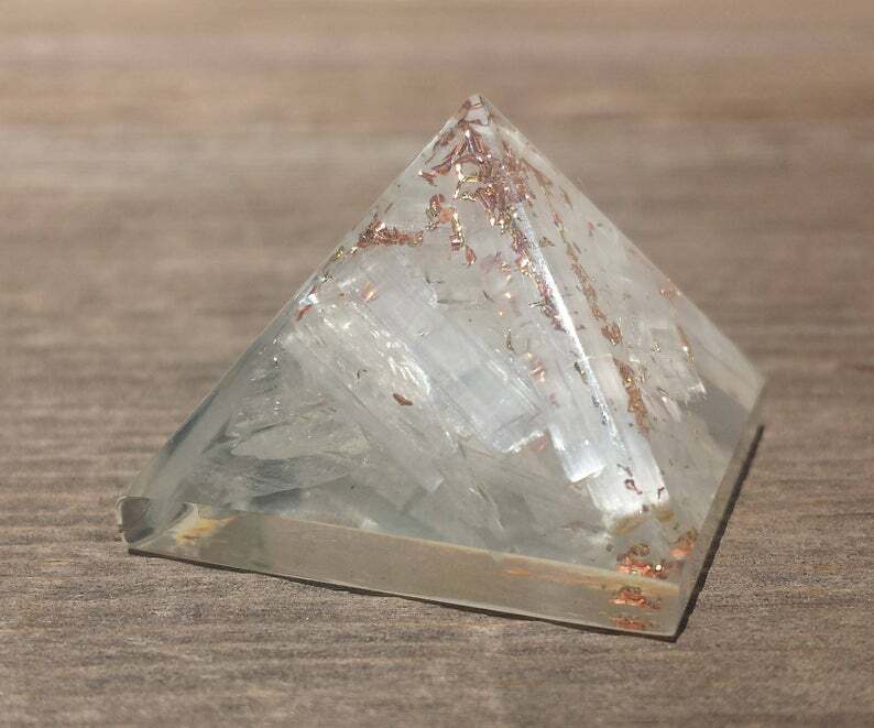 SMALL (25-30mm) SELENITE ORGONE GEMSTONE PYRAMID ORGONITE
