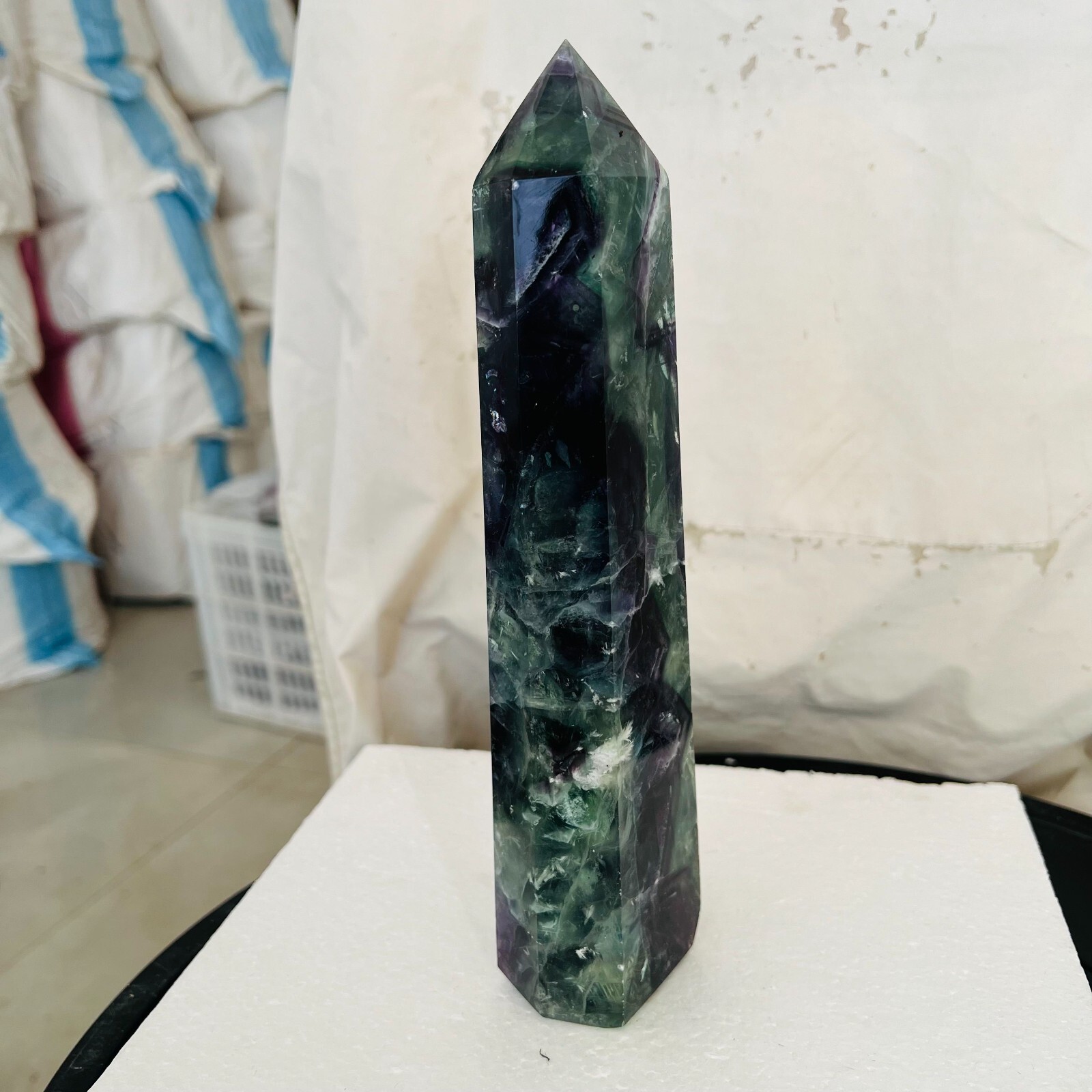 2.64LB Polishing and healing of natural colored fluorite crystal tower 1200g