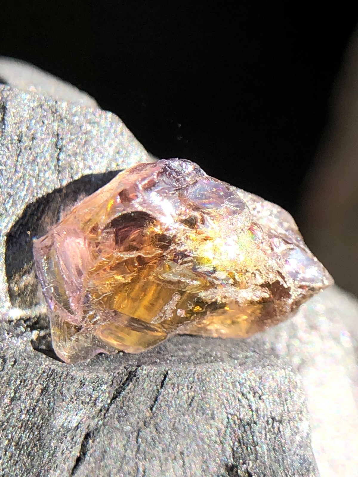Natural Purple Brown Grey Yellow Tanzanite Crystal 2.80 Ct Loose Tanzanite Rough
