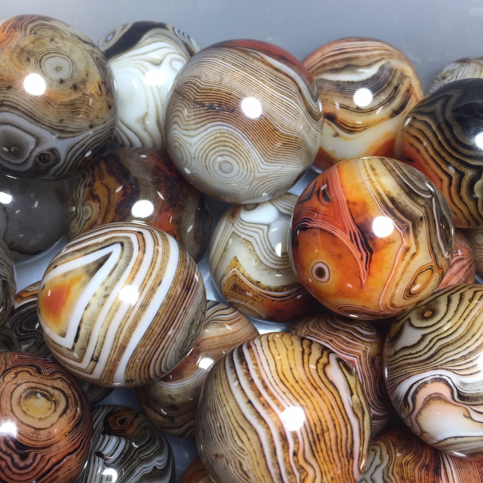 30+g 1pcs Madagascar Crazy Lace Silk Ribbon agate rolling ball pendulum article