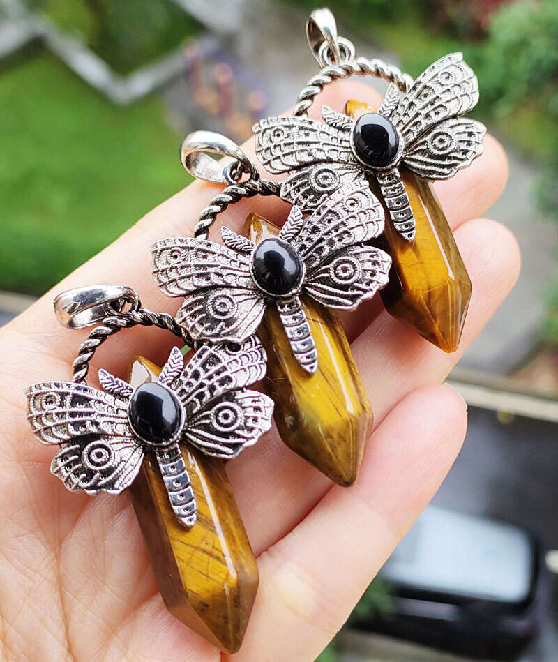 10pcs Natural Tiger eye Gems Dragonfly Pendants Magic Reiki Healing Amulet