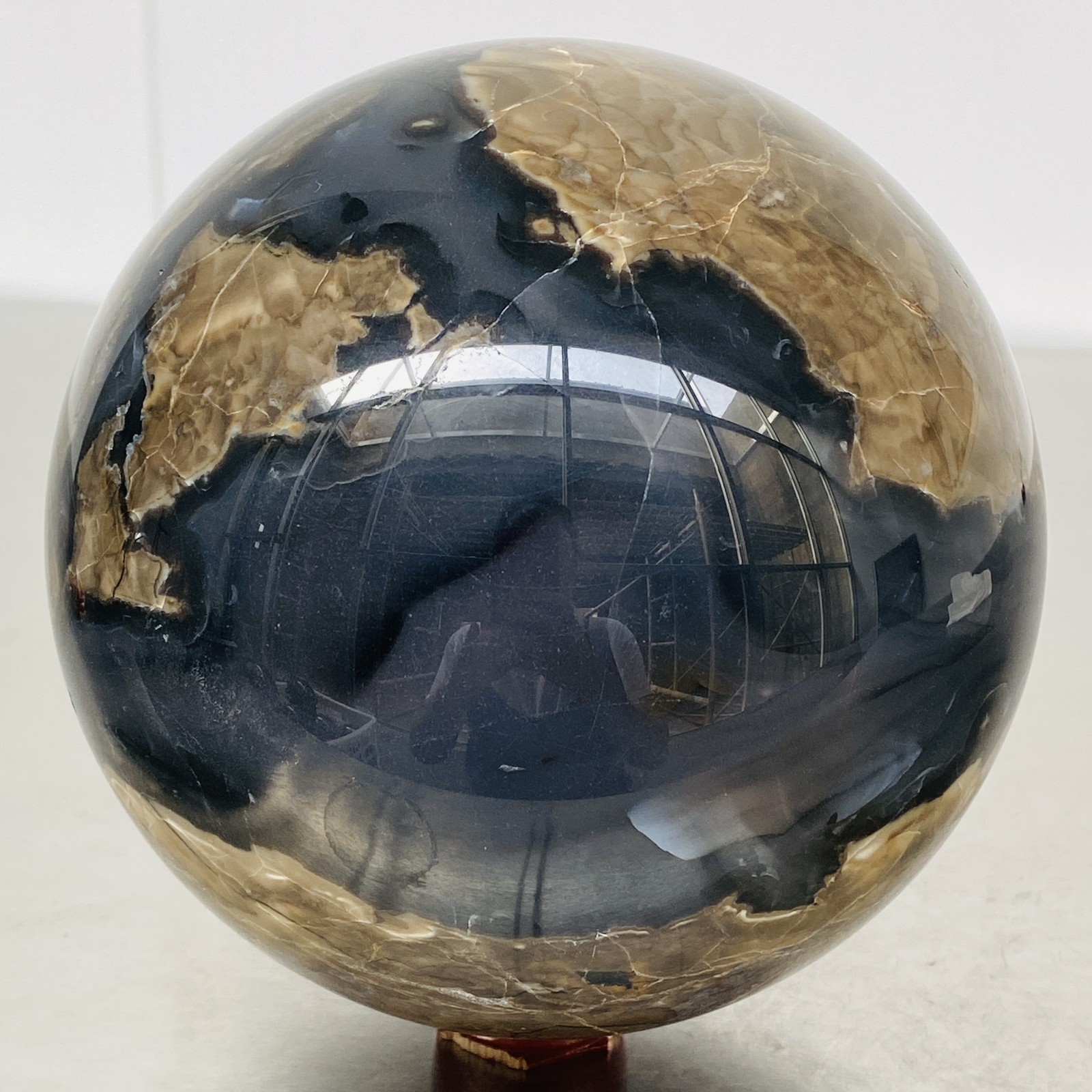 Natural Rare Volcanic Agate Crystal Sphere Healing 4620G (UV Reactive crystal)