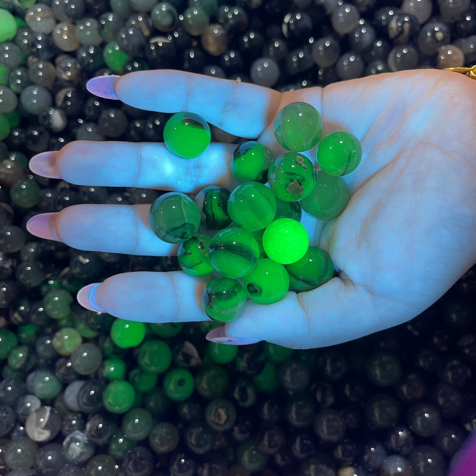 10pcs Volcanic agate Mini sphere crystal ball home decoration fluorescent agate